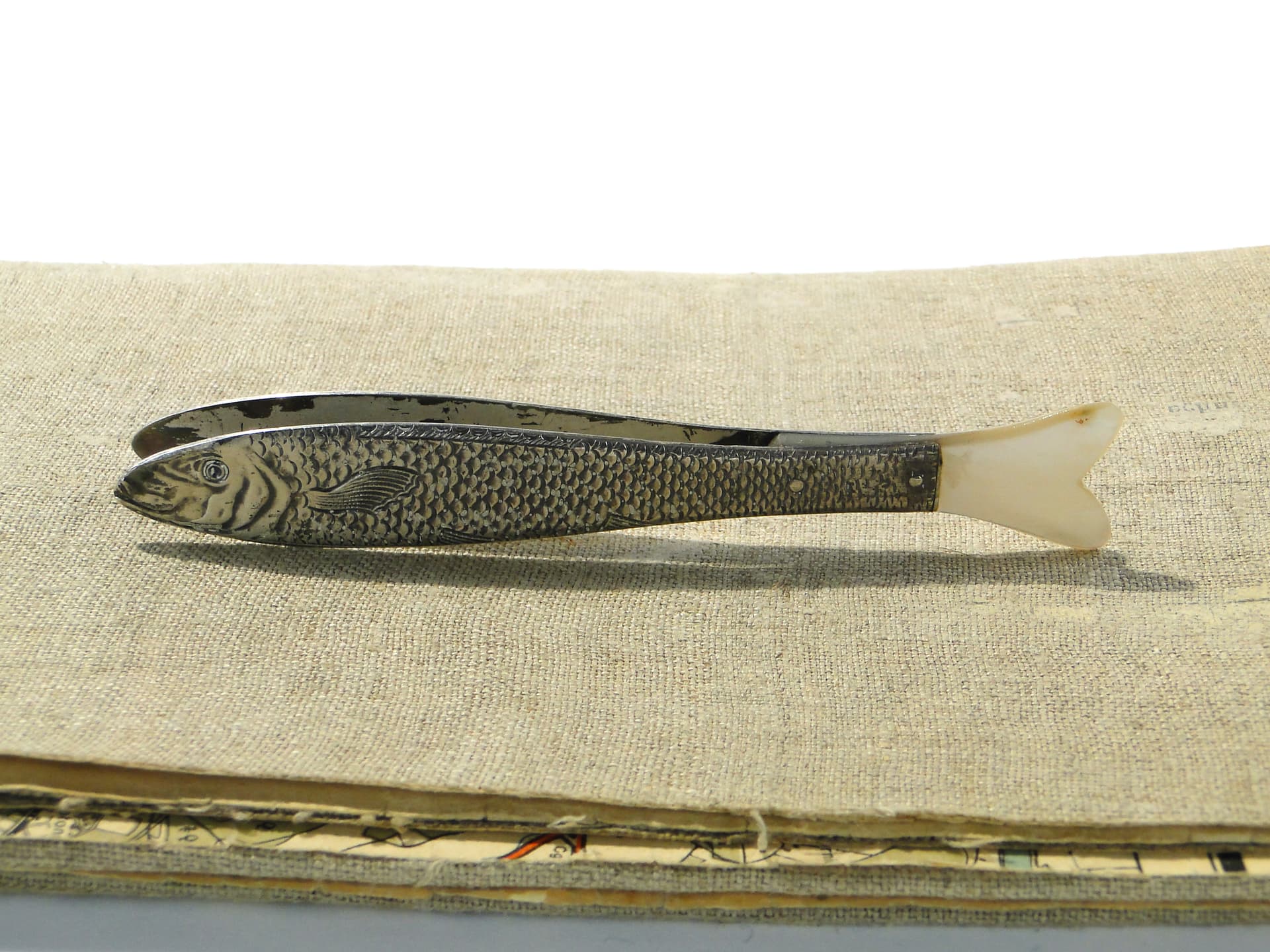 Fish Bone Tweezer, silver-plated brass, mother-of-pearl, Germany, turn of the 19th and 20th centuries - 347077