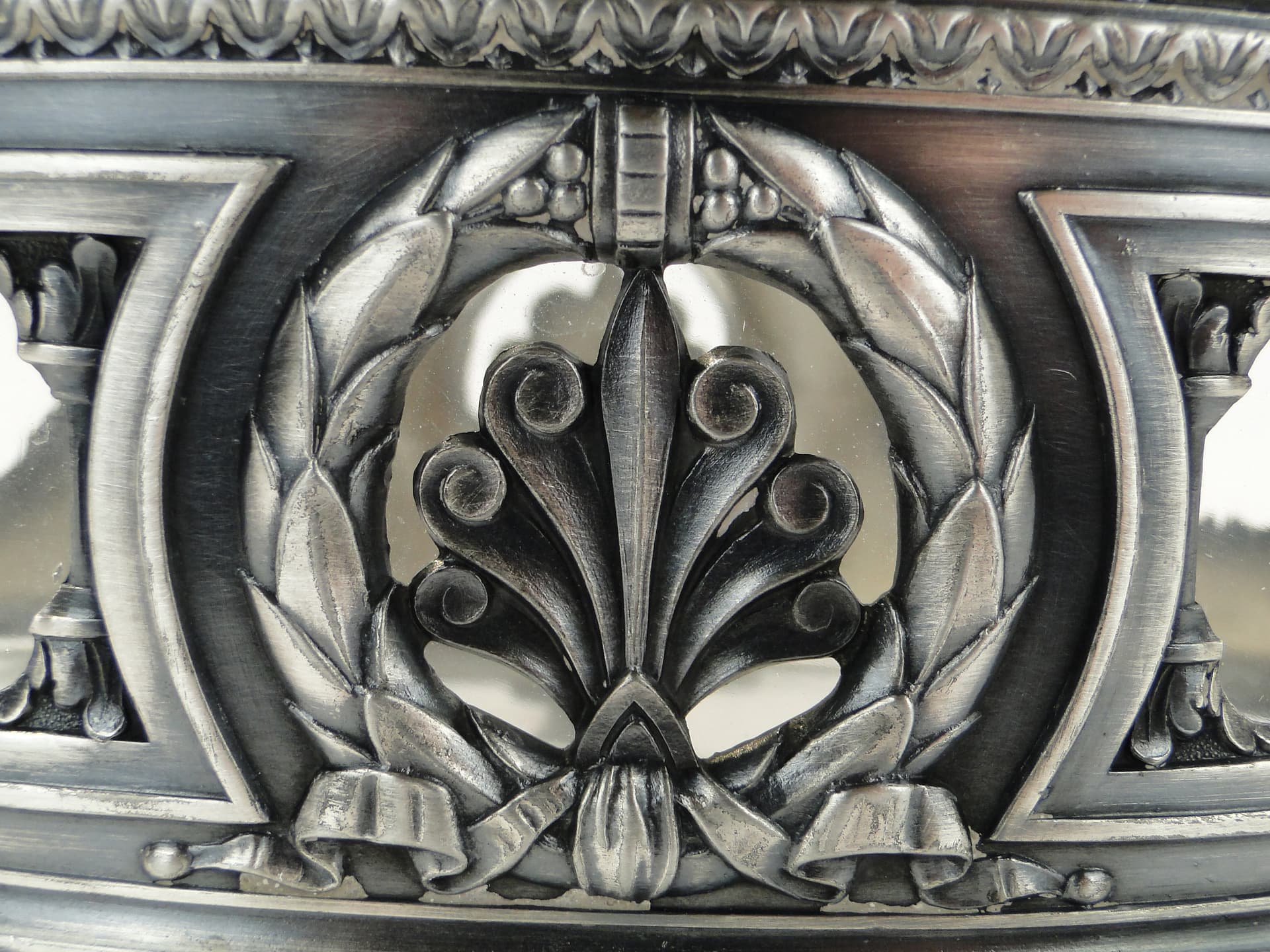 Jardinière, historicist, silver, silver-plated pewter, crystal, Towarzystwo Verit, Poland, early 20th c. - 347237