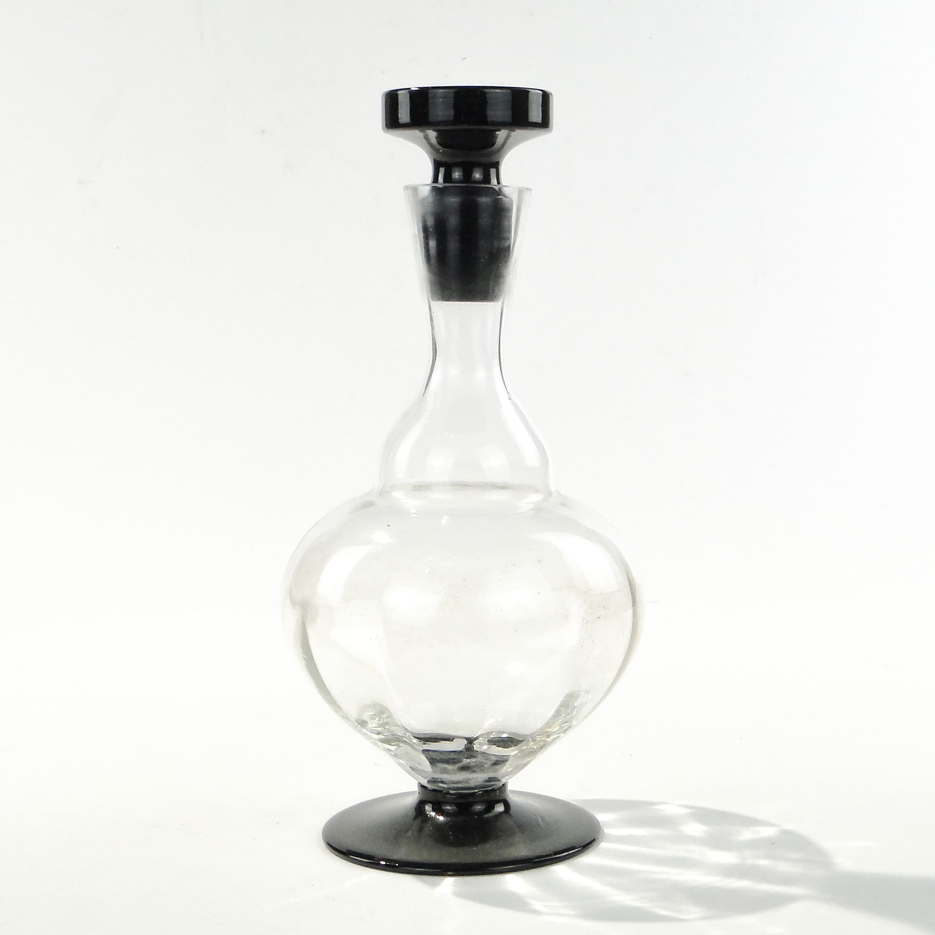 Decanter Art Deco, clear glass, black hyalite glass, Hortensja Glassworks, Poland, 1930s - 347278