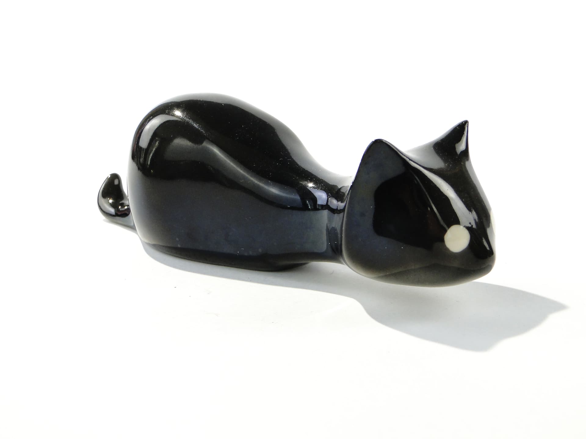 Figurine Crouching Cat, black, porcelain, Chodzież, Poland, 1960s - 347285
