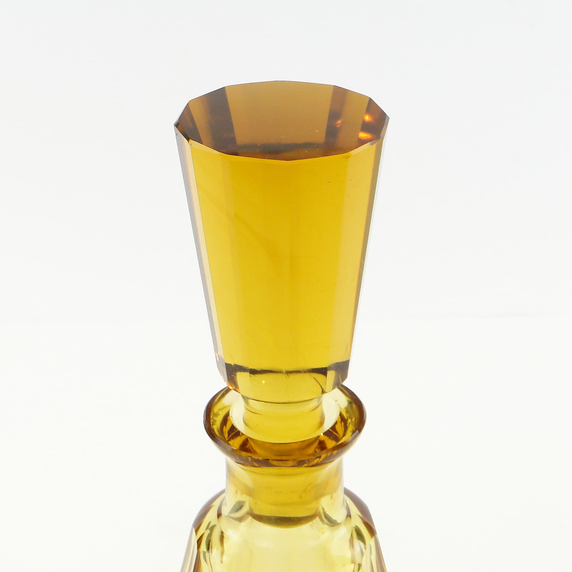 Decanter Art Deco, yellow crystal, Czech Republic, 1920s - 347322