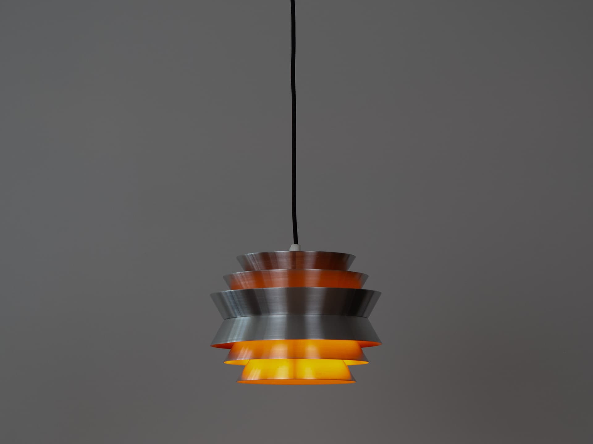 Lampa wisząca Trava, srebrny pomarańczowy, metal, proj. C. Thore, Granhaga Metallindustri, Szwecja, lata 60. - 347345