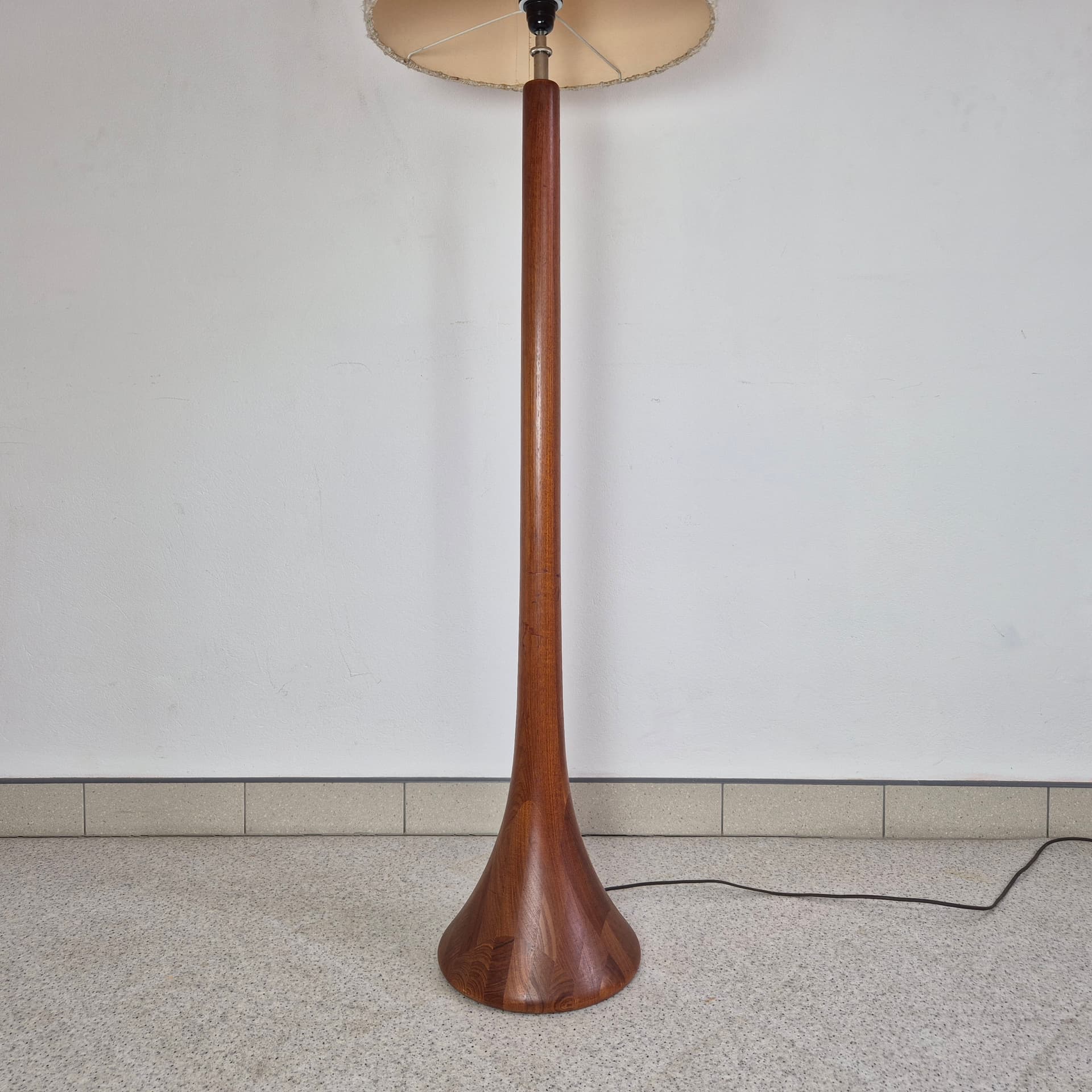 Floor lamp, teak, by L. Brams, Denmark, 1960s. - 347780