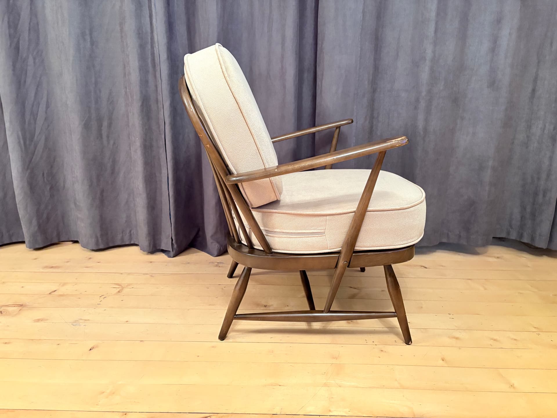 Armchair Windsor, brown wood, beige upholstery, by L. Ercolani, United Kingdom, 1960s. - 347848