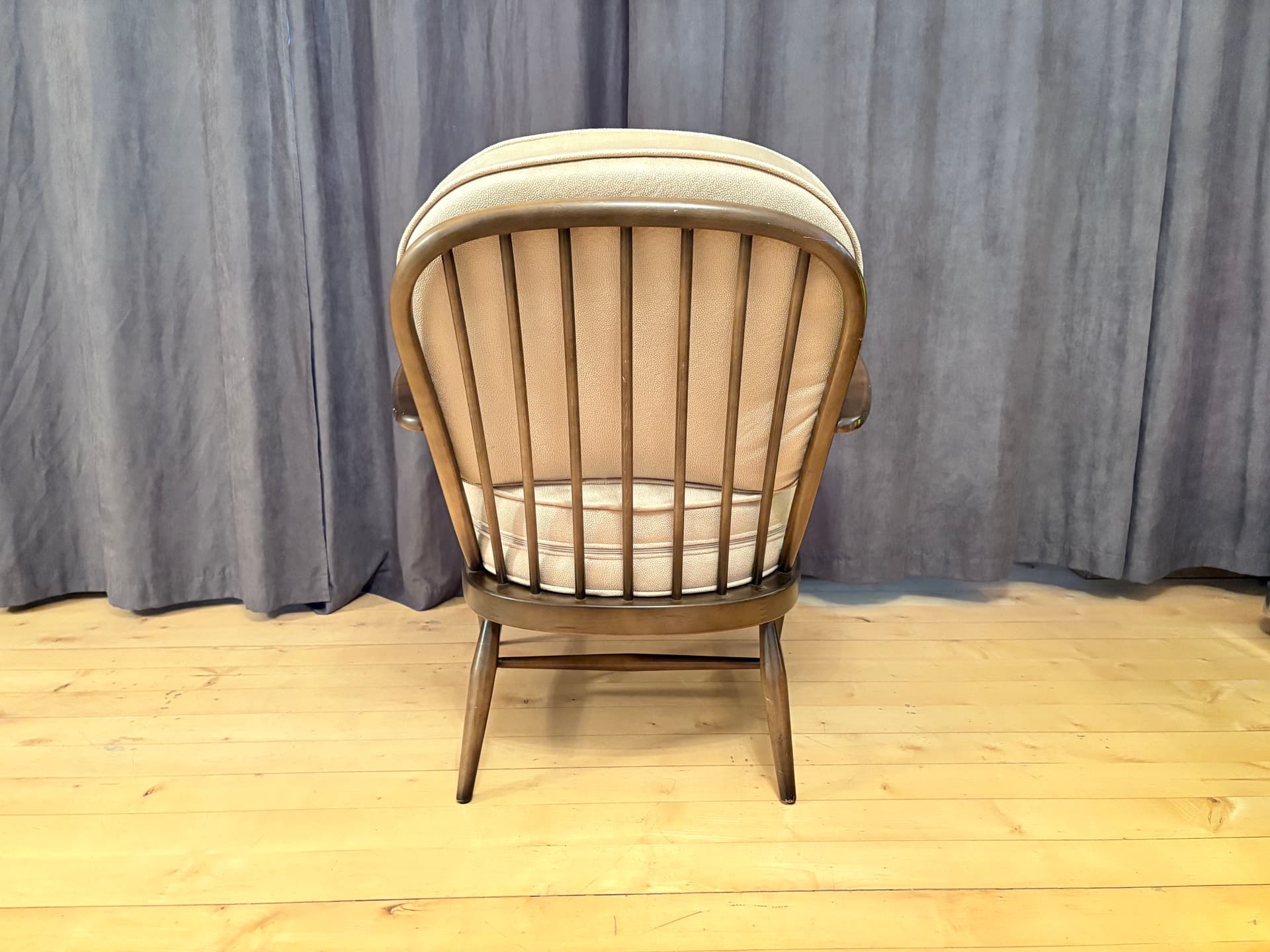 Armchair Windsor, brown wood, beige upholstery, by L. Ercolani, United Kingdom, 1960s. - 347851