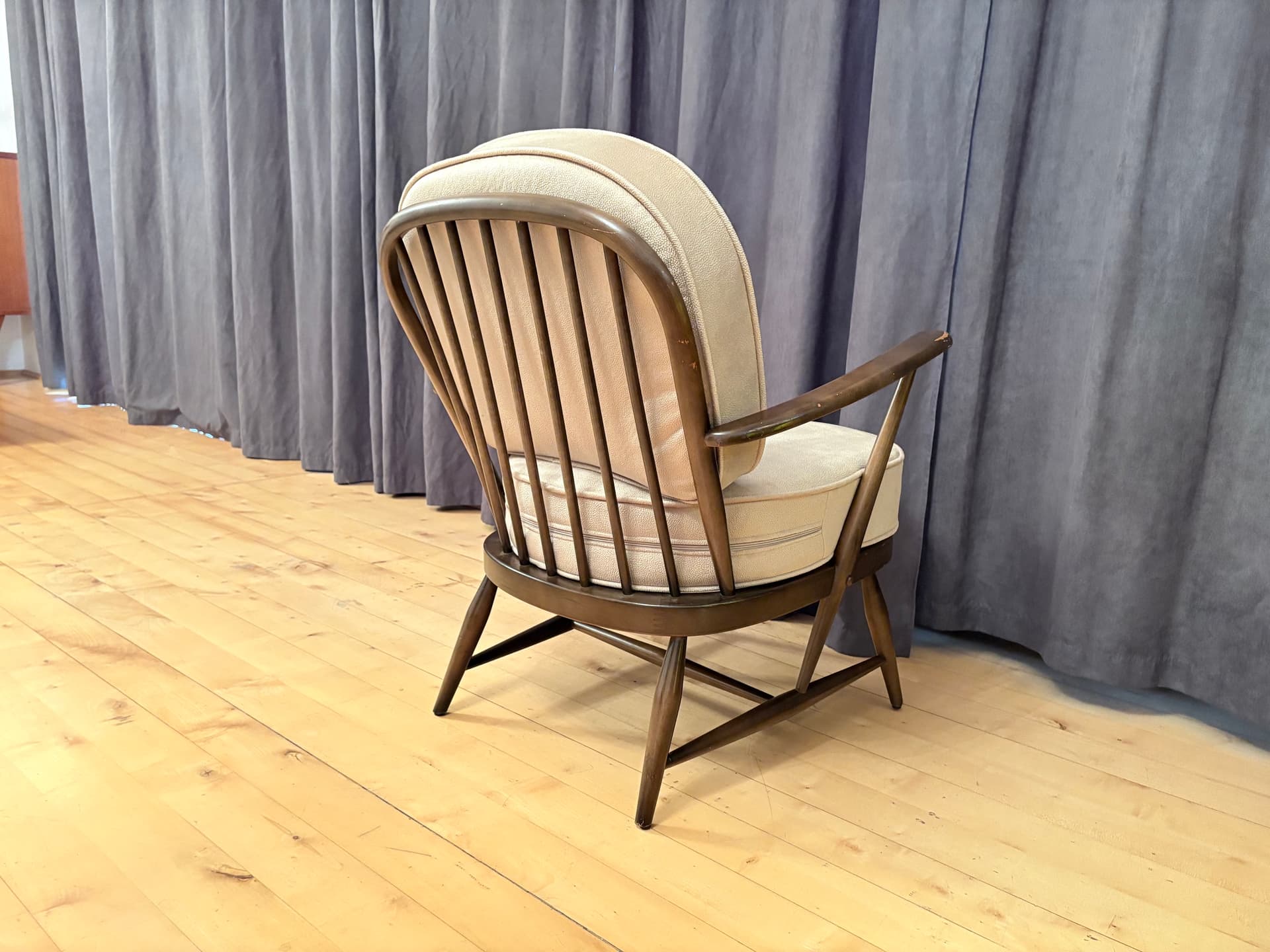 Armchair Windsor, brown wood, beige upholstery, by L. Ercolani, United Kingdom, 1960s. - 347857