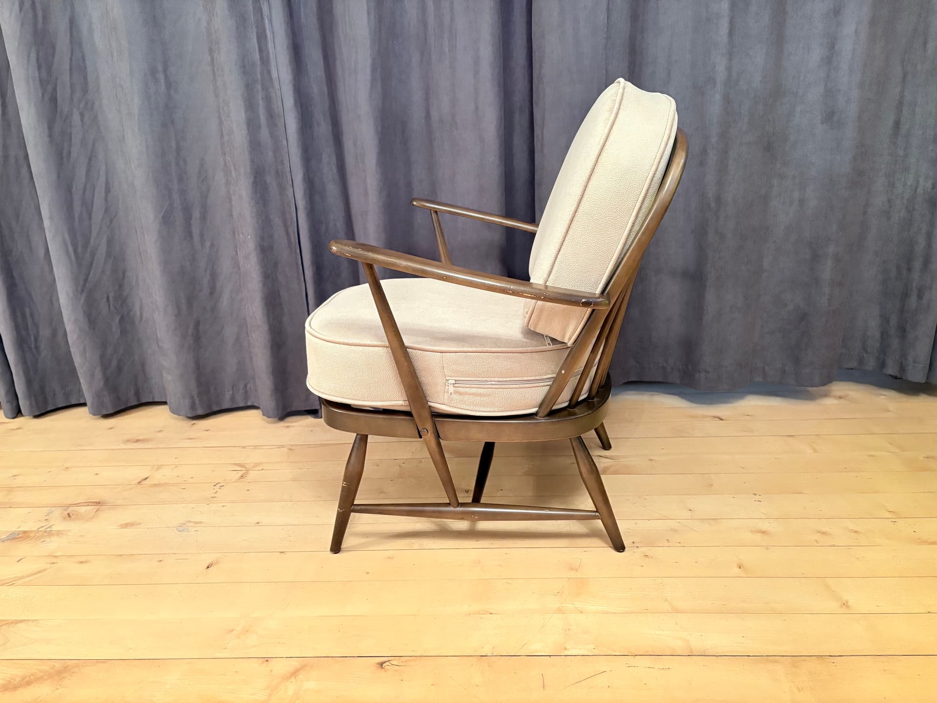 Armchair Windsor, brown wood, beige upholstery, by L. Ercolani, United Kingdom, 1960s. - 347849