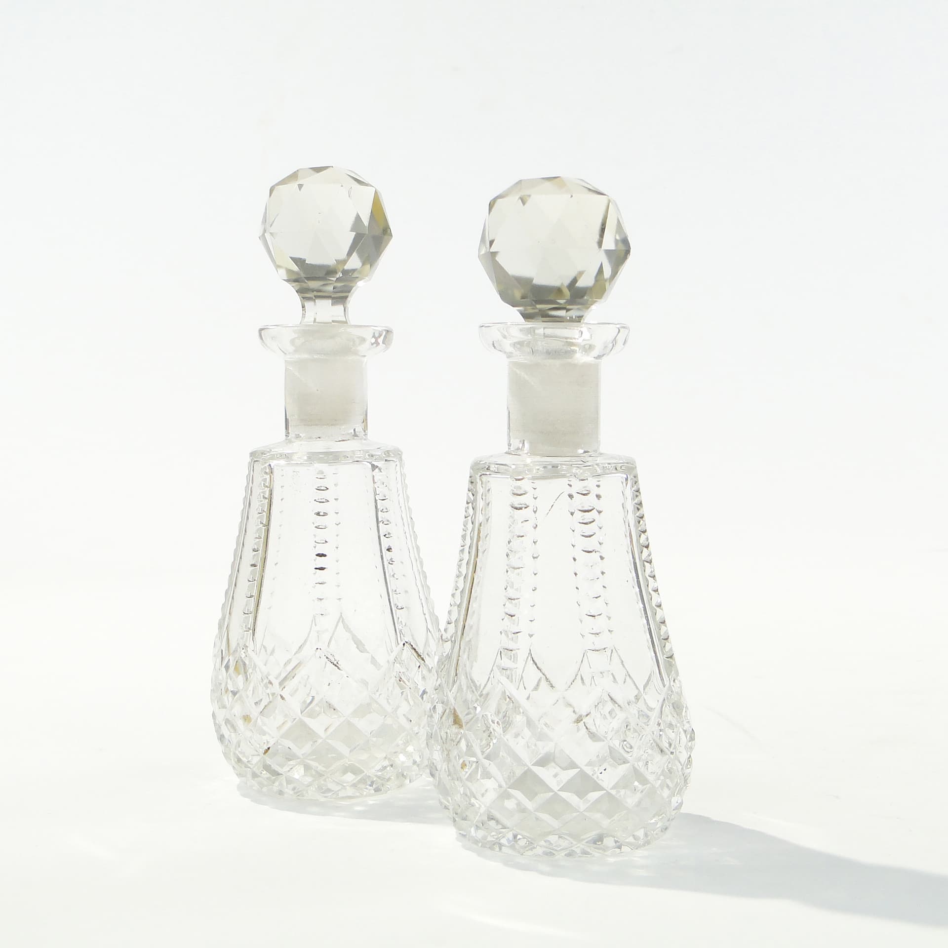 pair of decanters Art Deco, transparent crystal, Europe, early 20th c. - 347864
