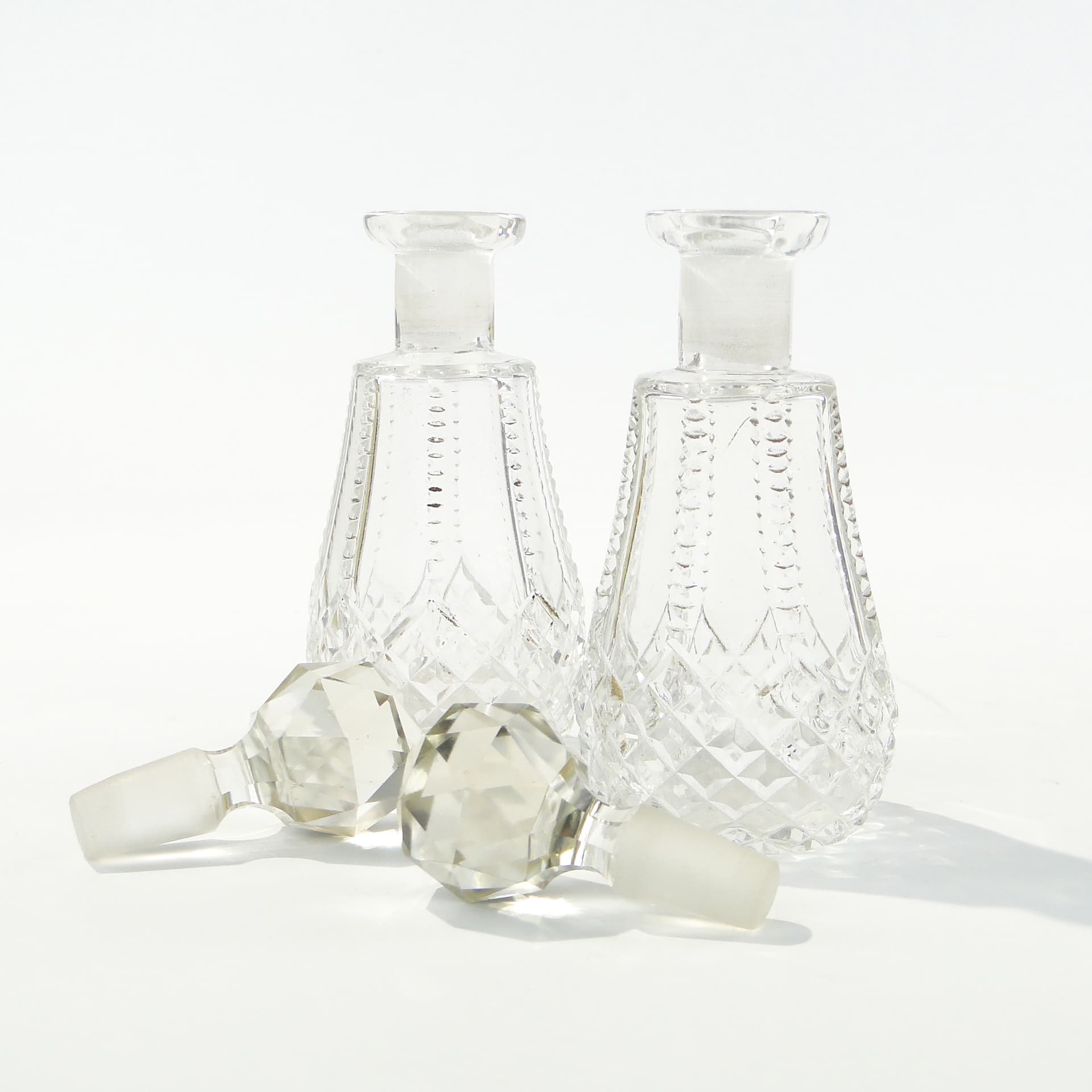 pair of decanters Art Deco, transparent crystal, Europe, early 20th c. - 347859