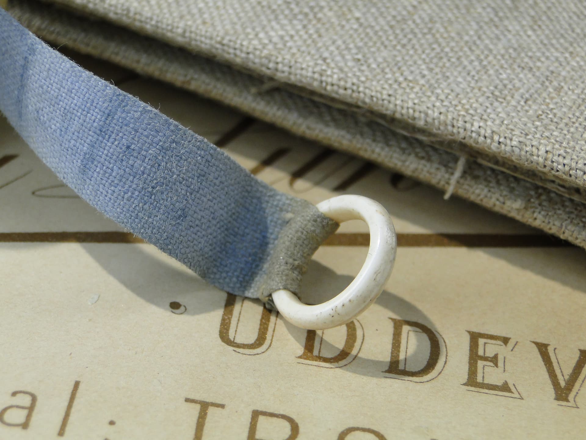 Miniature tailor's tape measure, beige white bone, France, 19th century - 347935