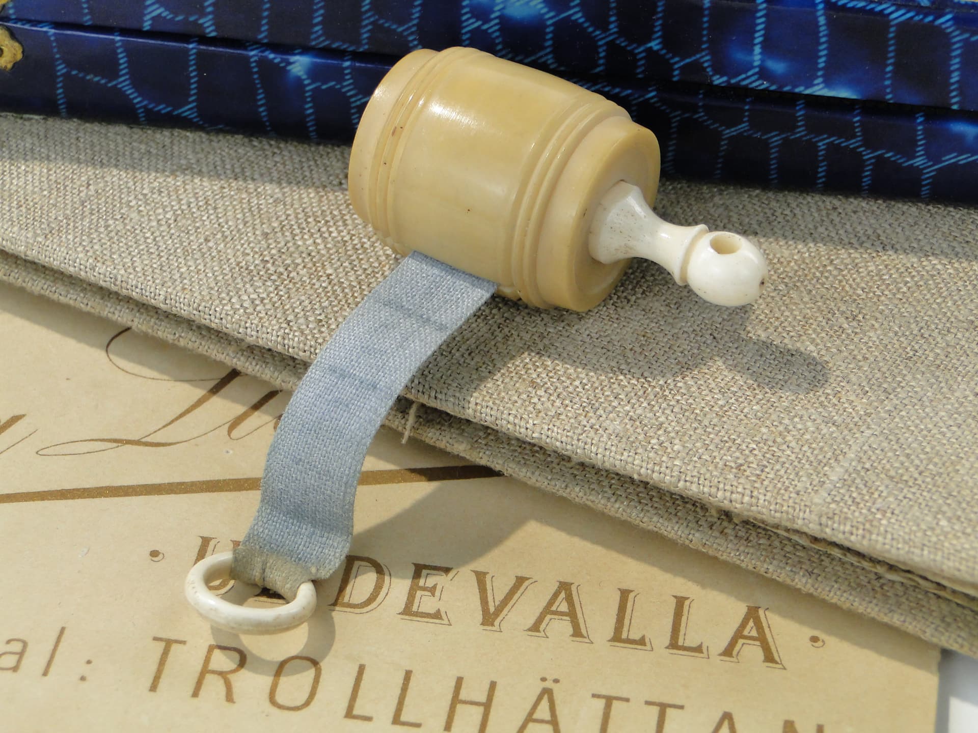 Miniature tailor's tape measure, beige white bone, France, 19th century - 347940