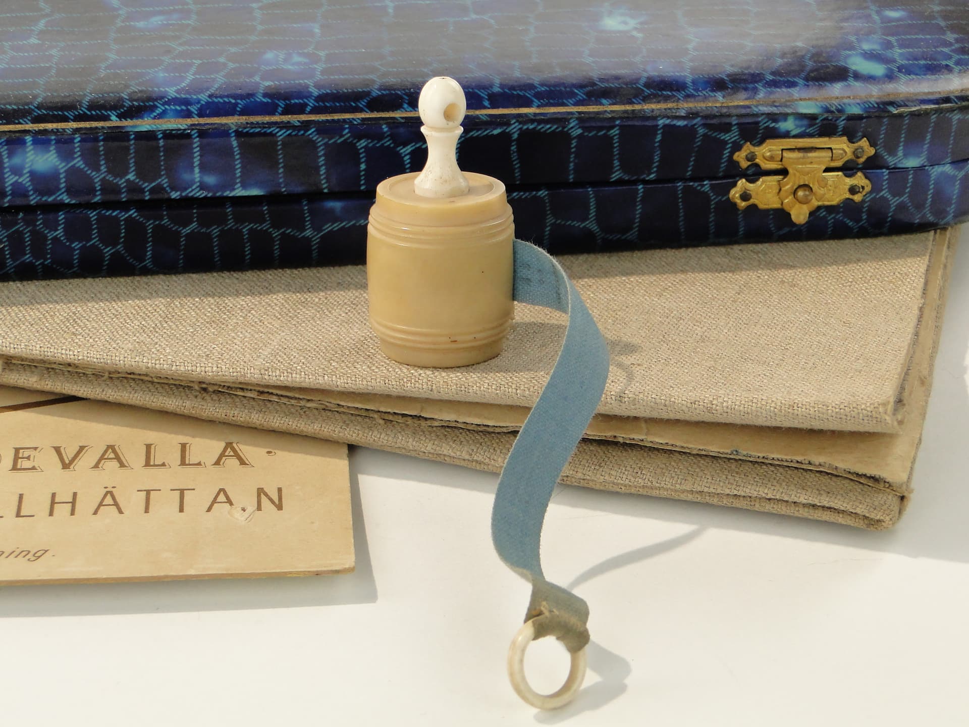 Miniature tailor's tape measure, beige white bone, France, 19th century - 347941