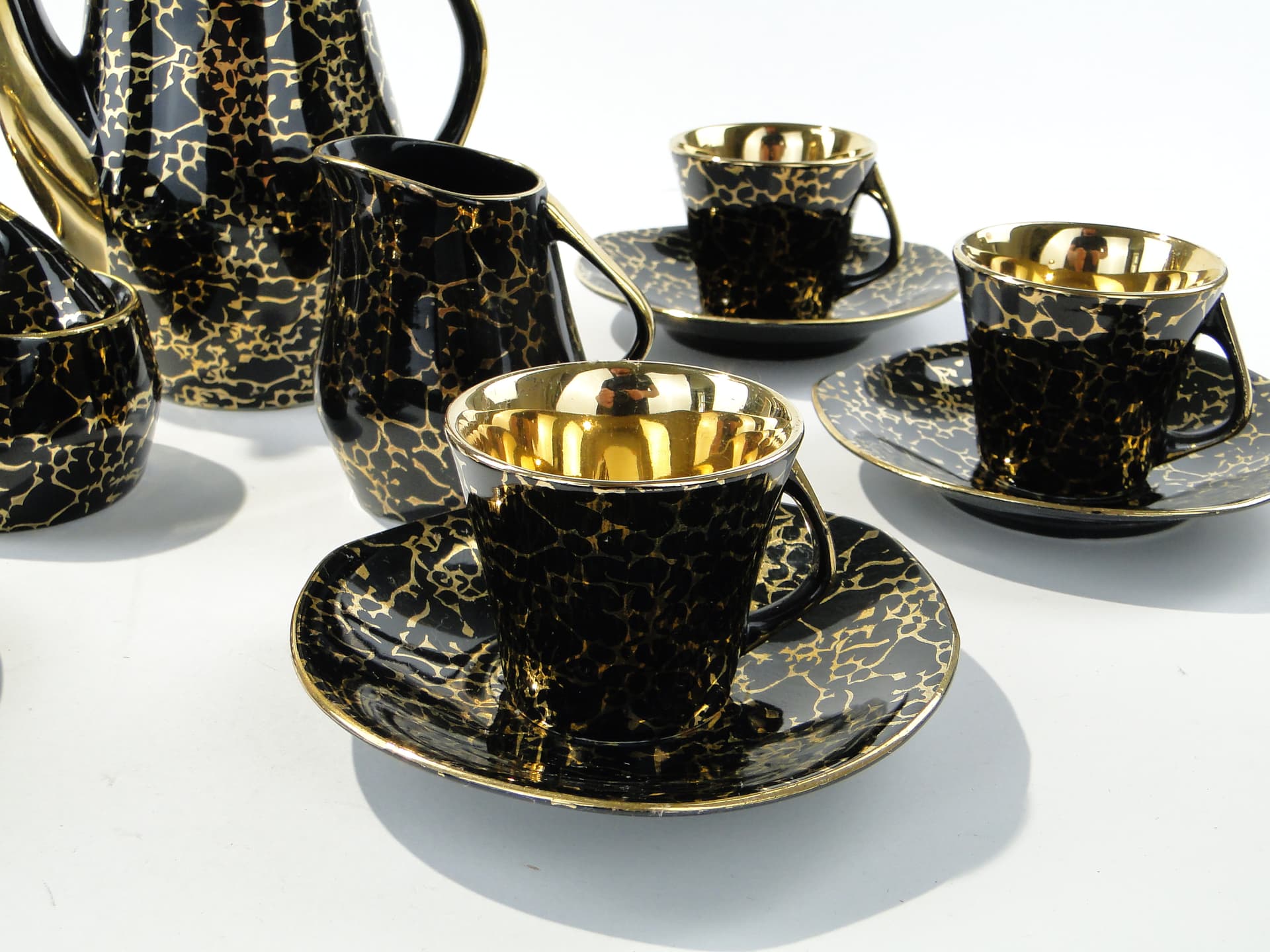 Coffee set Iza, black gold porcelain, by J. Wrzesień, Chodzież, Poland, 1960s. - 348048