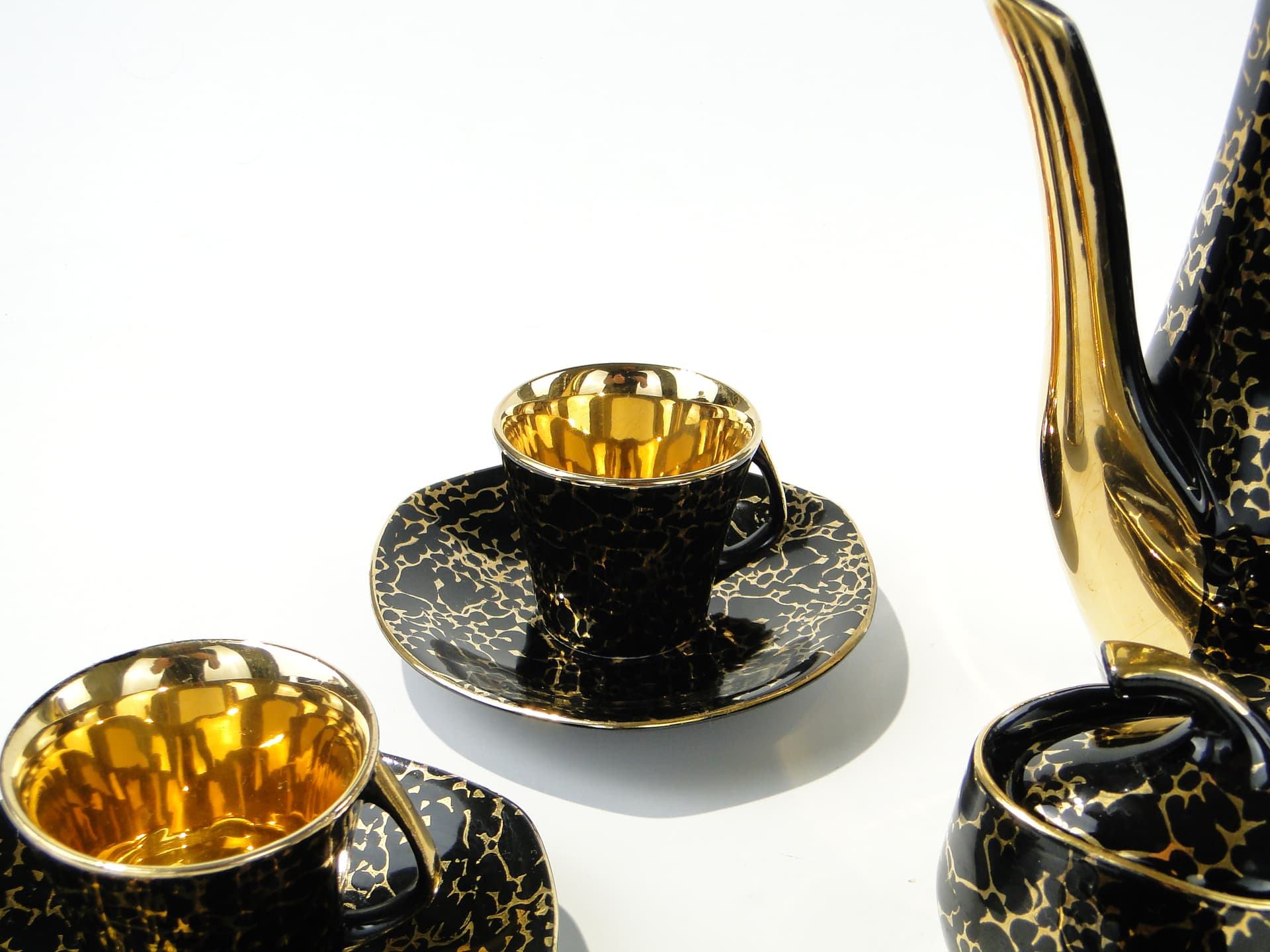 Coffee set Iza, black gold porcelain, by J. Wrzesień, Chodzież, Poland, 1960s. - 348056
