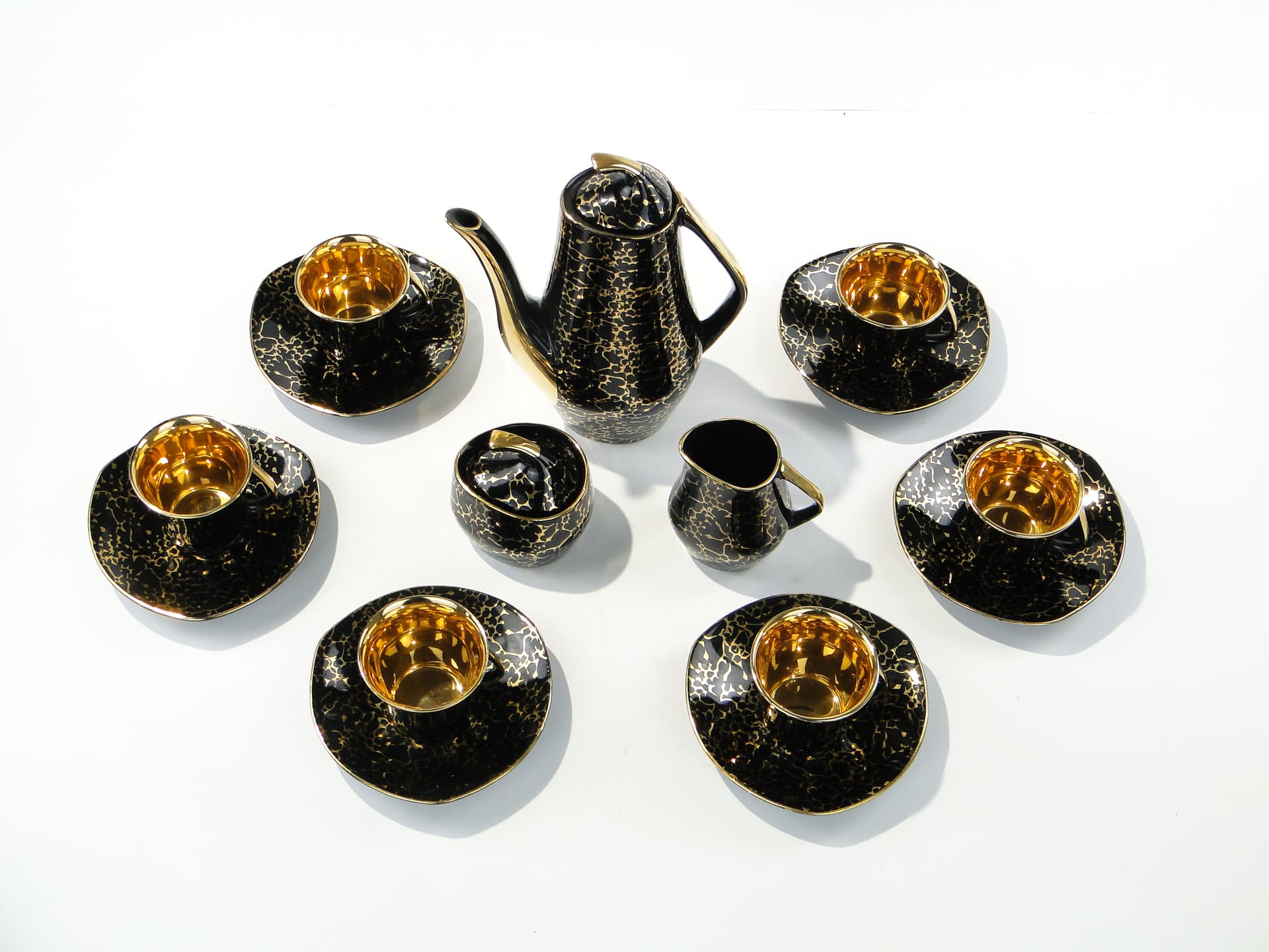 Coffee set Iza, black gold porcelain, by J. Wrzesień, Chodzież, Poland, 1960s. - 348057