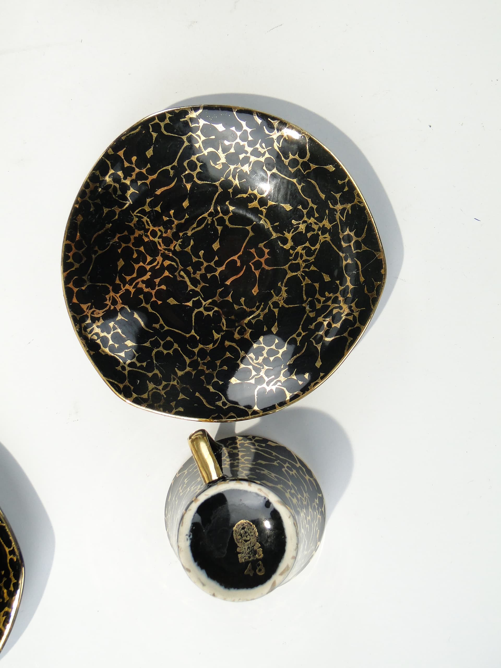 Coffee set Iza, black gold porcelain, by J. Wrzesień, Chodzież, Poland, 1960s. - 348052
