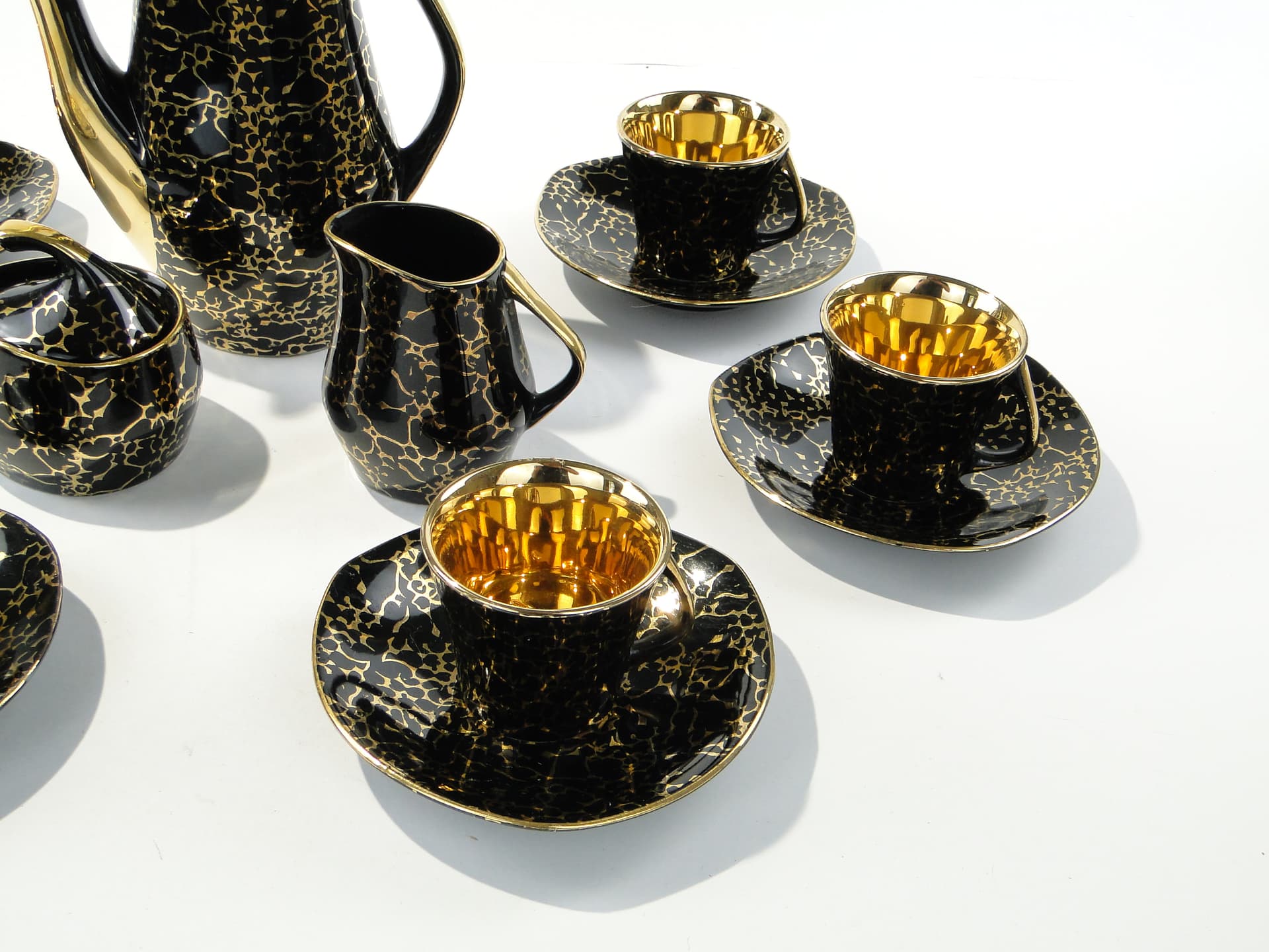 Coffee set Iza, black gold porcelain, by J. Wrzesień, Chodzież, Poland, 1960s. - 348047