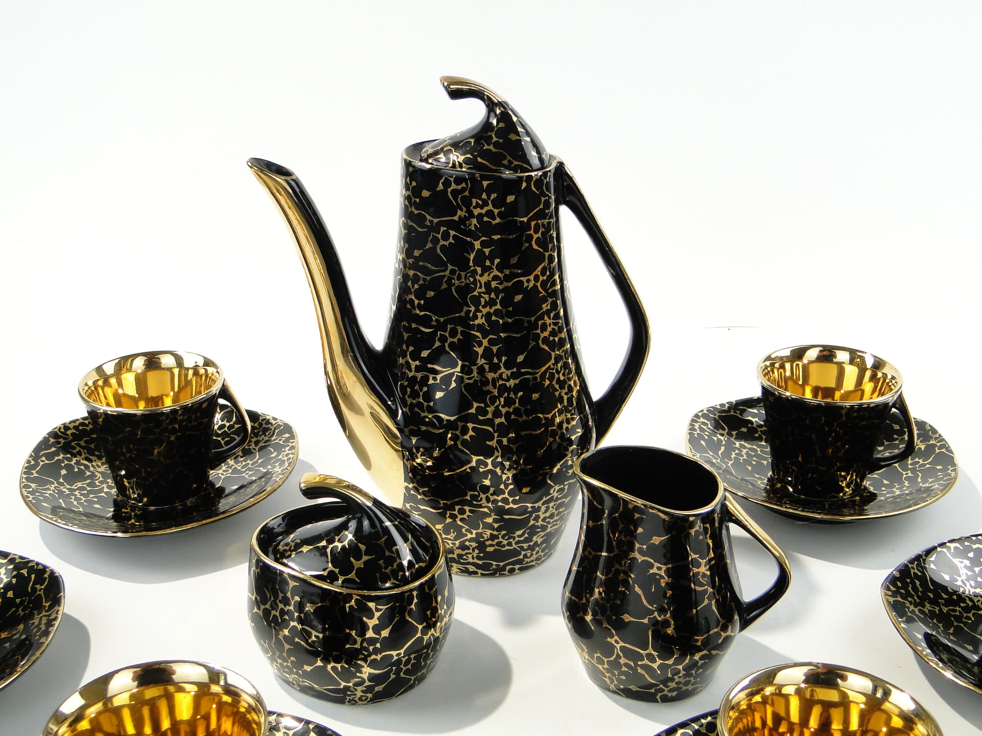 Coffee set Iza, black gold porcelain, by J. Wrzesień, Chodzież, Poland, 1960s. - 348058