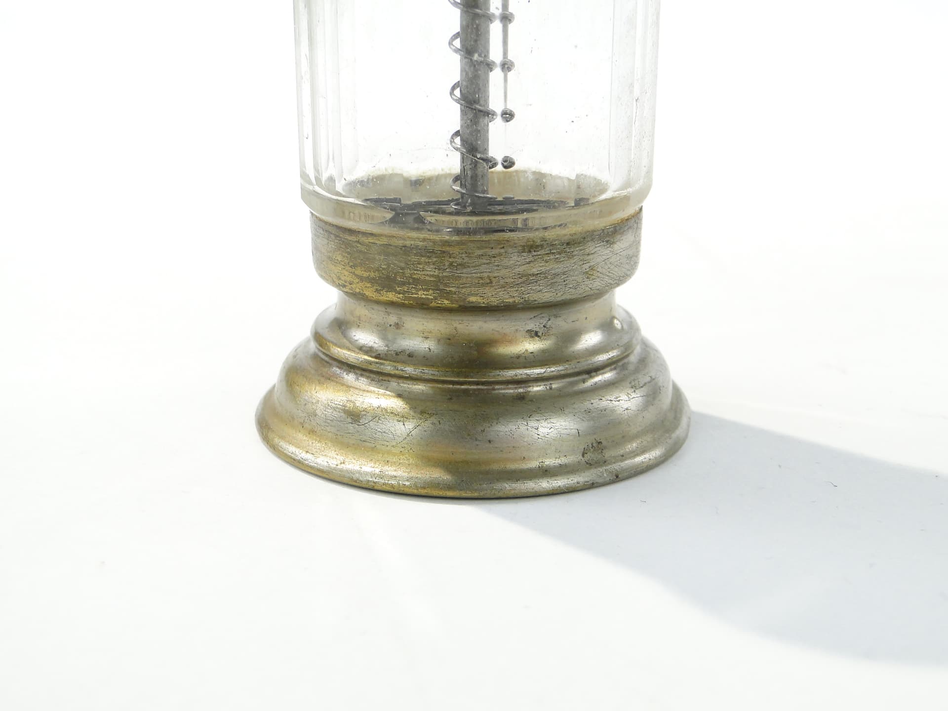 Miniature Spice Grinder, transparent crystal, gold brass, turn of the 19th and 20th century - 349233