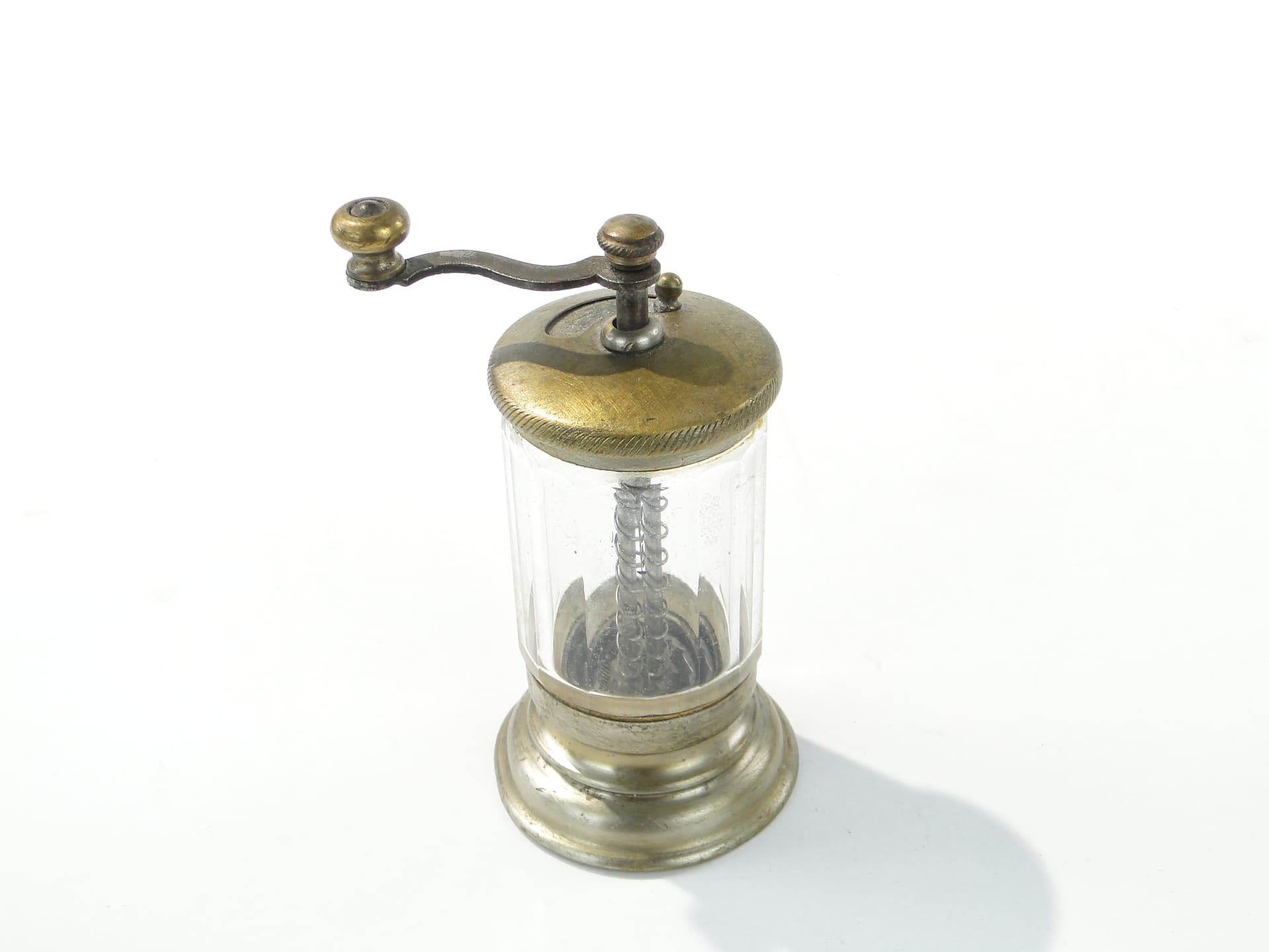 Miniature Spice Grinder, transparent crystal, gold brass, turn of the 19th and 20th century - 349228