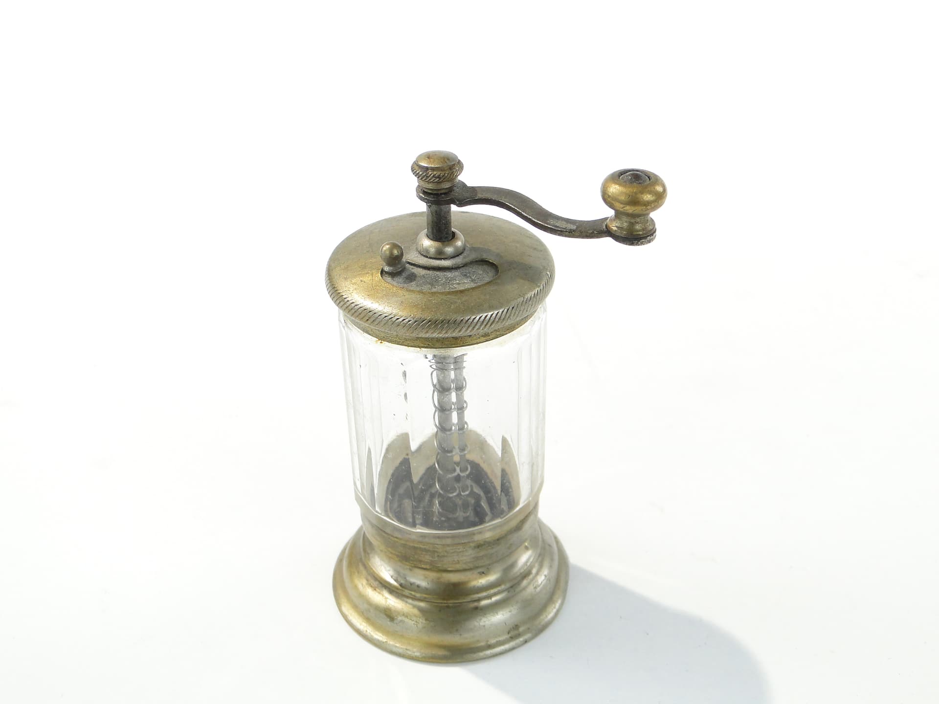 Miniature Spice Grinder, transparent crystal, gold brass, turn of the 19th and 20th century - 349229