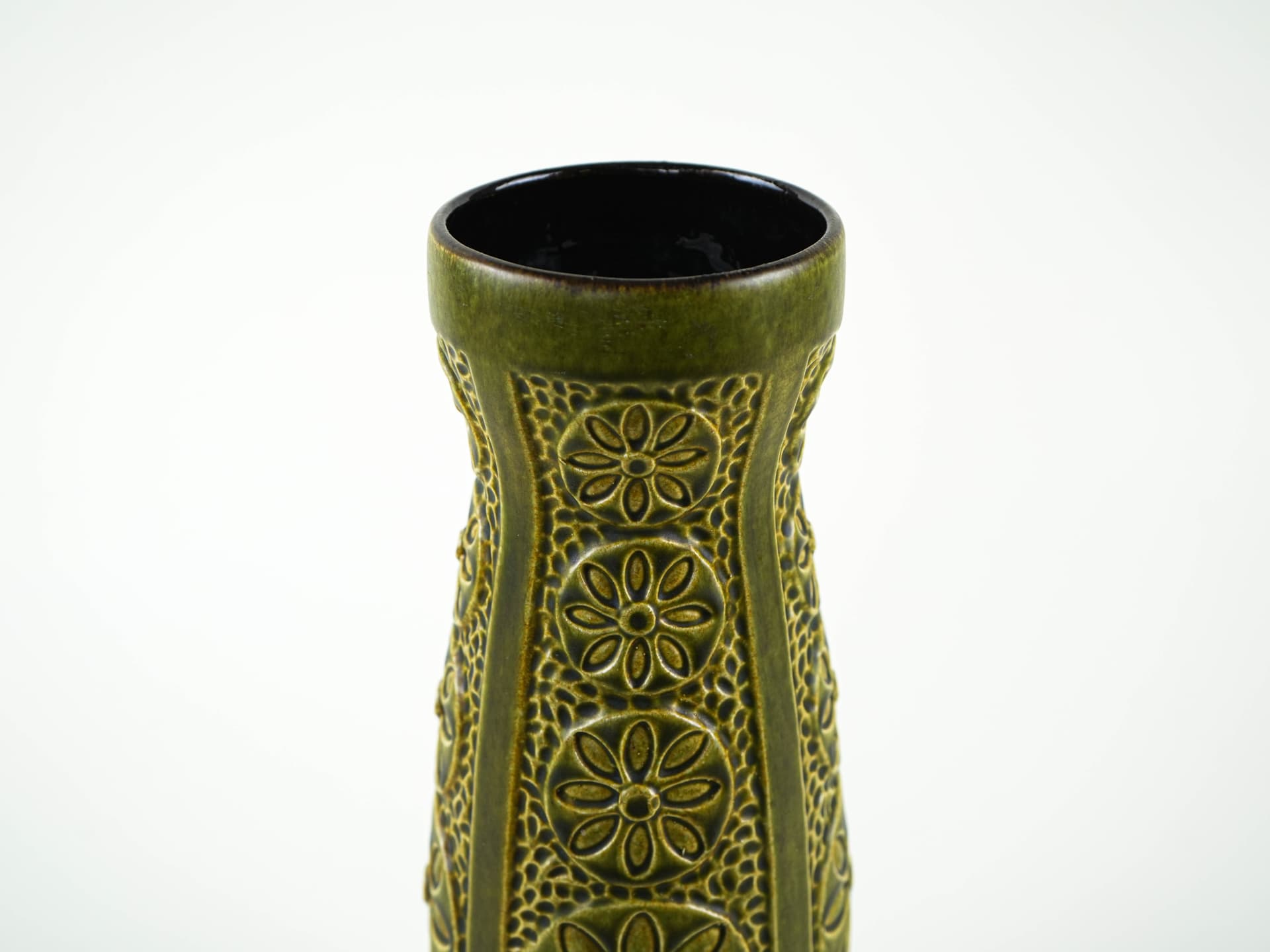 Vase, green, ceramics, Germany, 1970s. - 349357