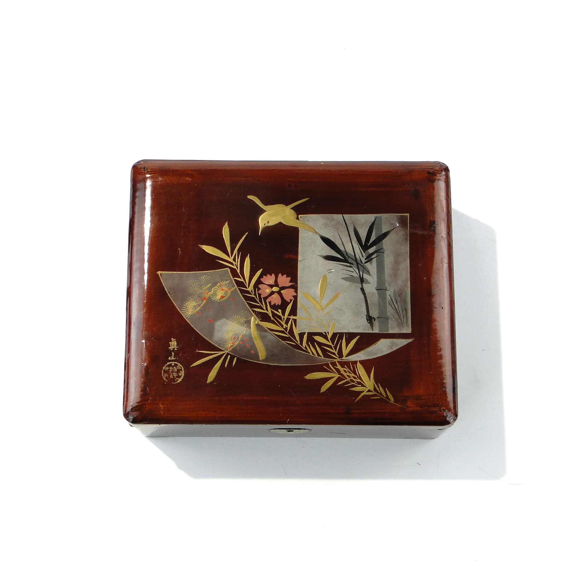 Lacquer box Meiji, brown red black gold green, wood lacquer gilt, Japan, early 20th century - 349401