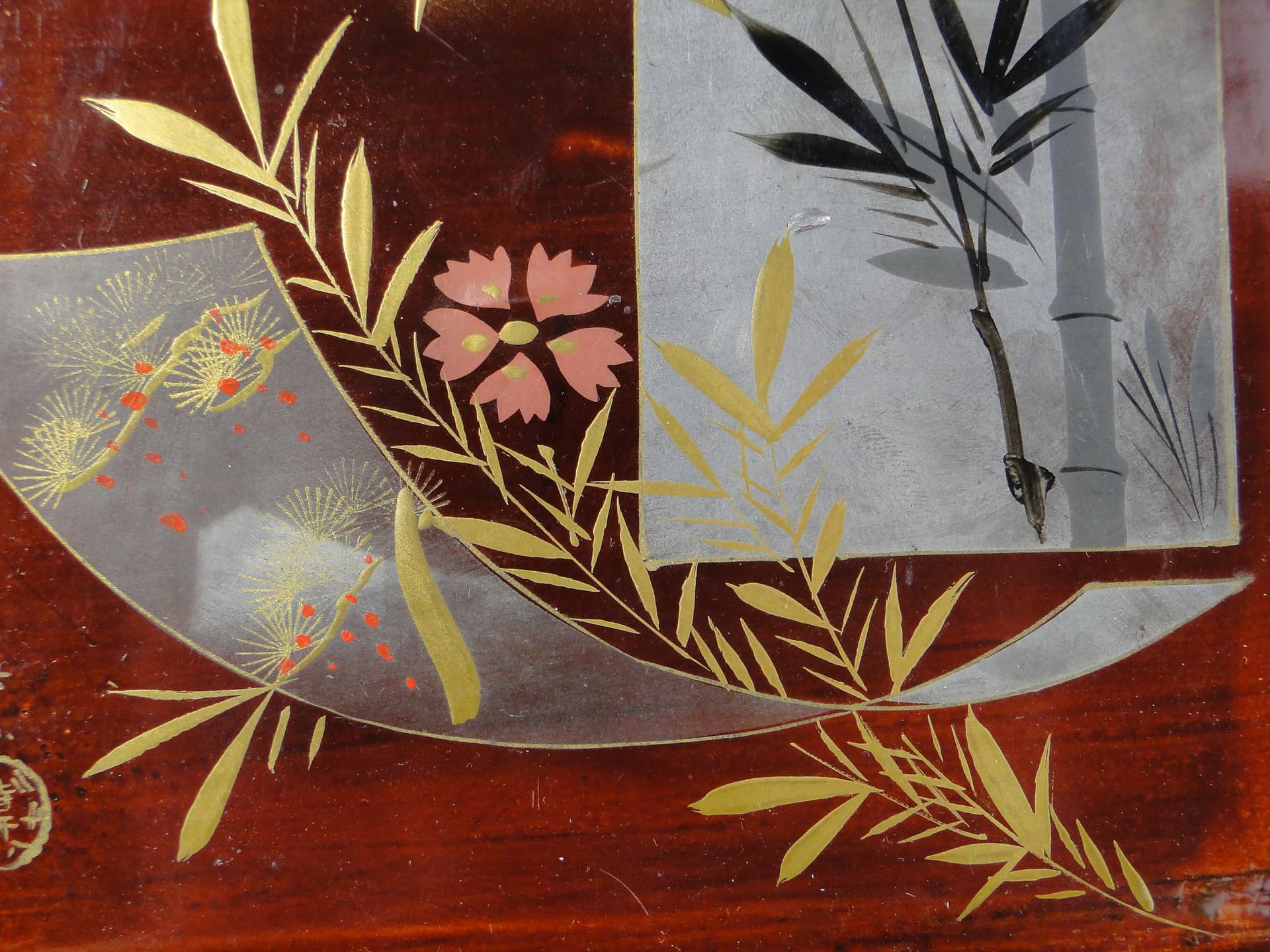 Lacquer box Meiji, brown red black gold green, wood lacquer gilt, Japan, early 20th century - 349404