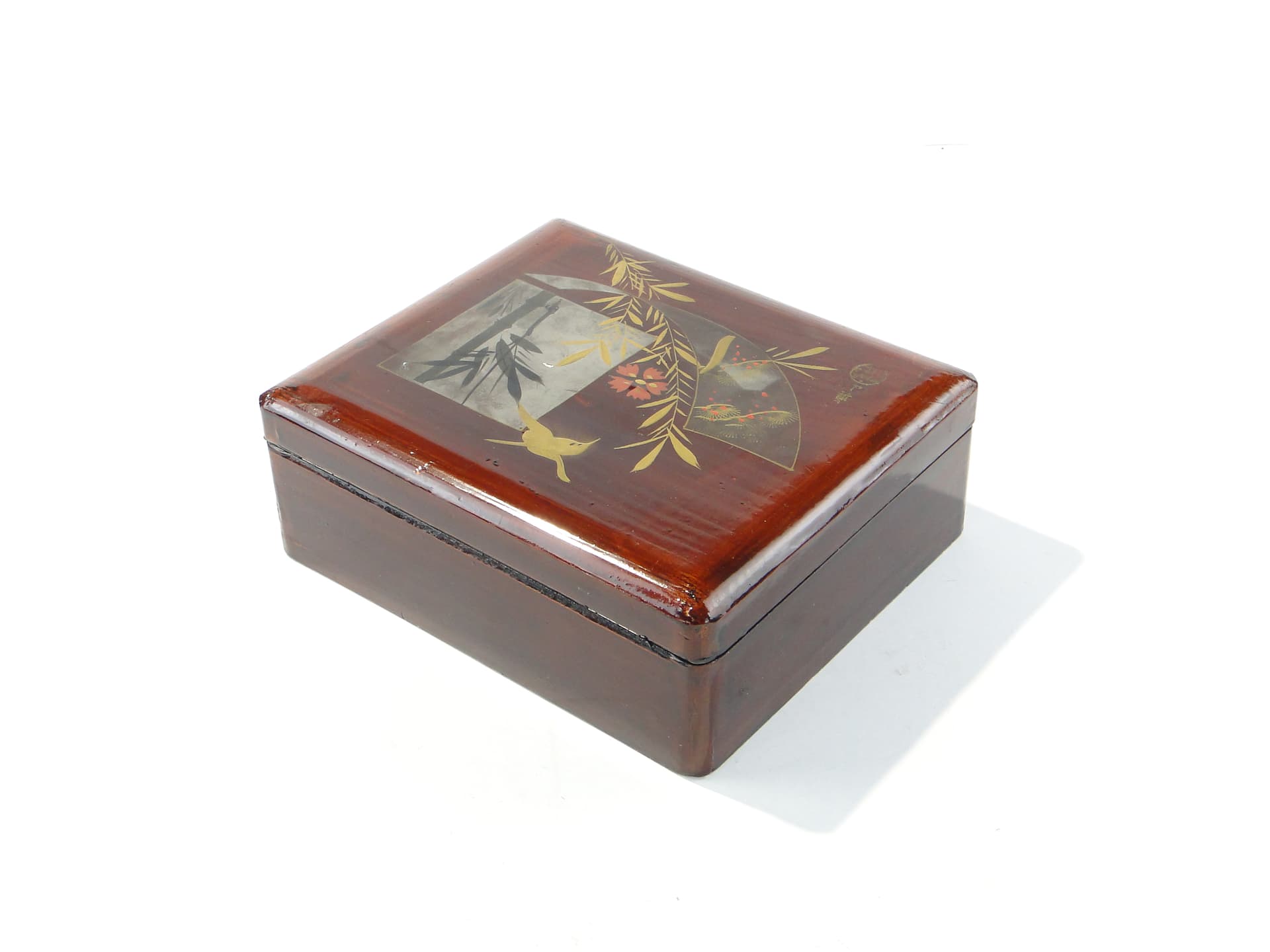 Lacquer box Meiji, brown red black gold green, wood lacquer gilt, Japan, early 20th century - 349403