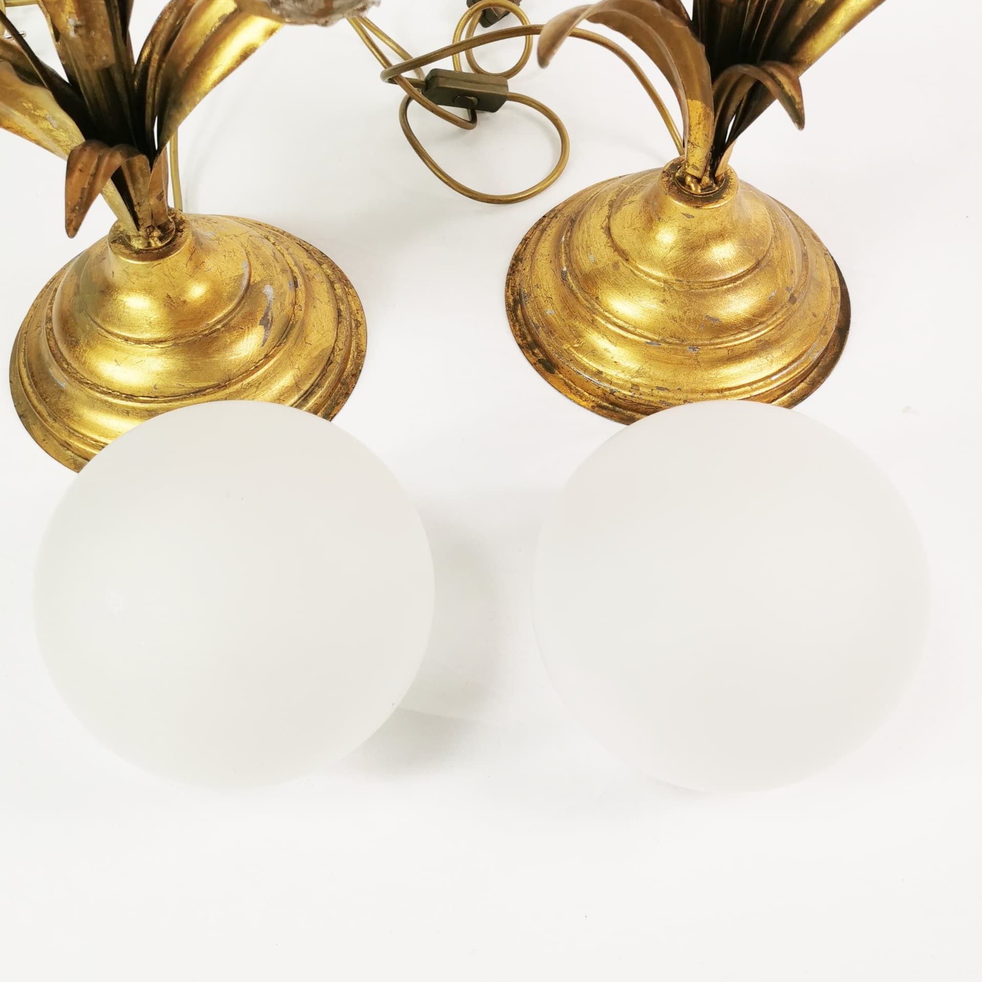 Pair of table lamps Regency Hollywood, gold silver metal, frosted glass, by H. Kögl, Germany, 1970s. - 349733