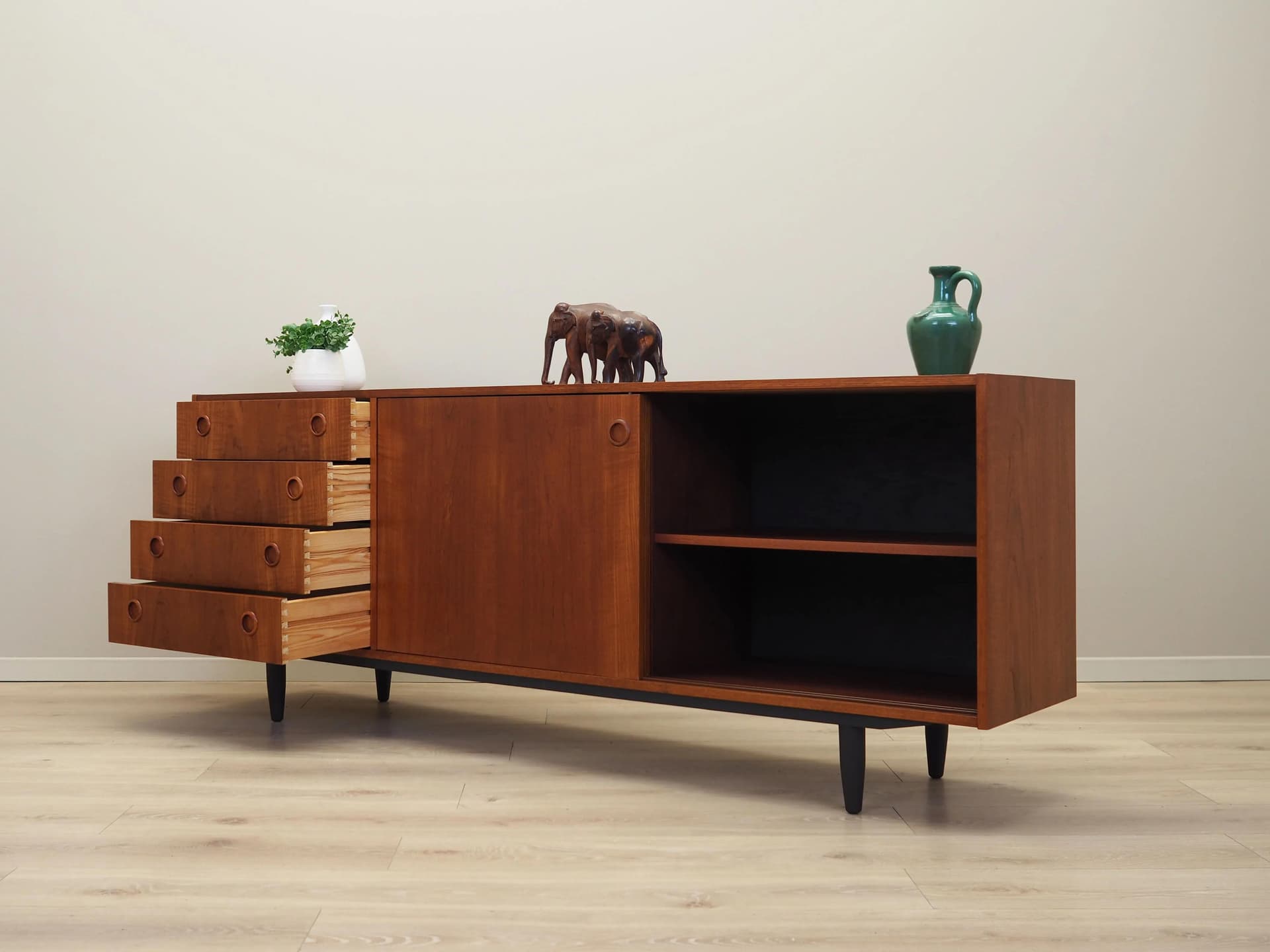 Sideboard, tek brązowy, drewno czarne, Dania, lata 70. - 26098