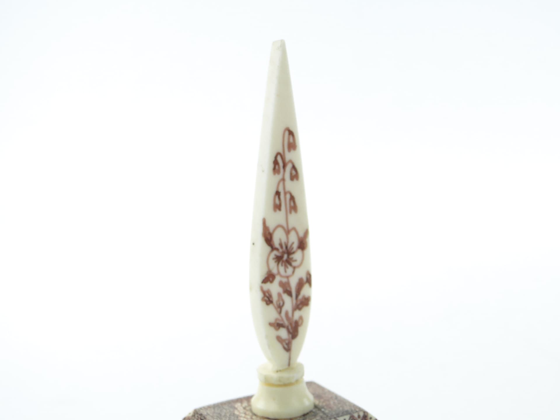 Attar Perfume Bottle, beige bone mosaic, brown henna, Persia/India, early 20th c. - 350007