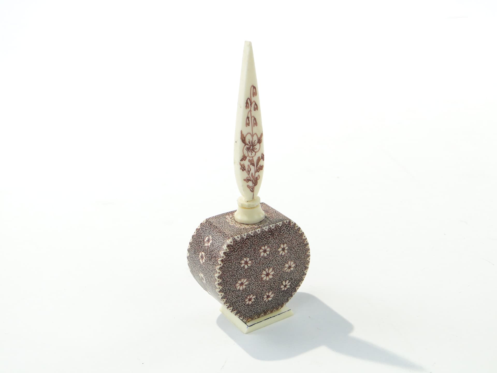 Attar Perfume Bottle, beige bone mosaic, brown henna, Persia/India, early 20th c. - 350005