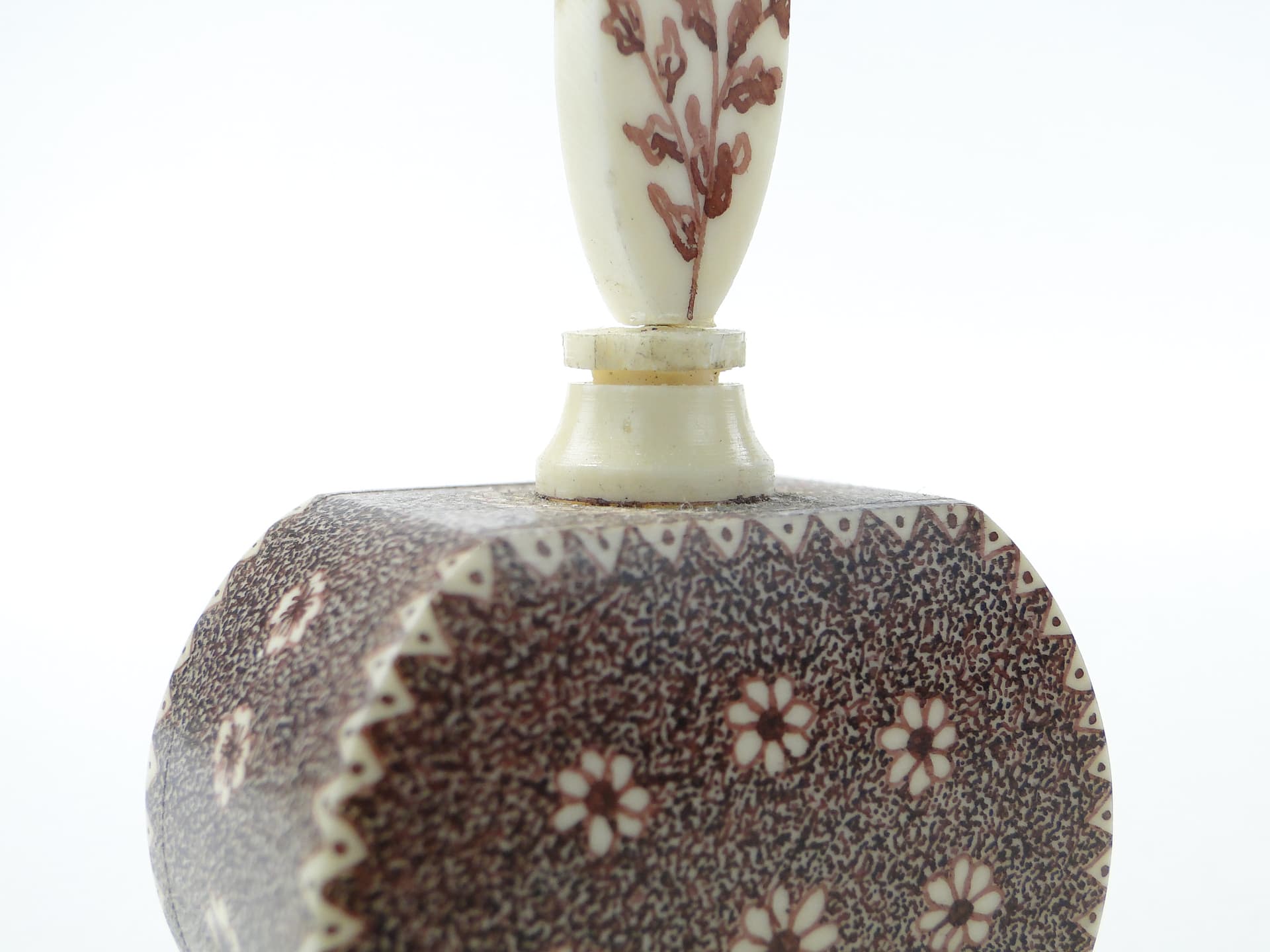 Attar Perfume Bottle, beige bone mosaic, brown henna, Persia/India, early 20th c. - 350002