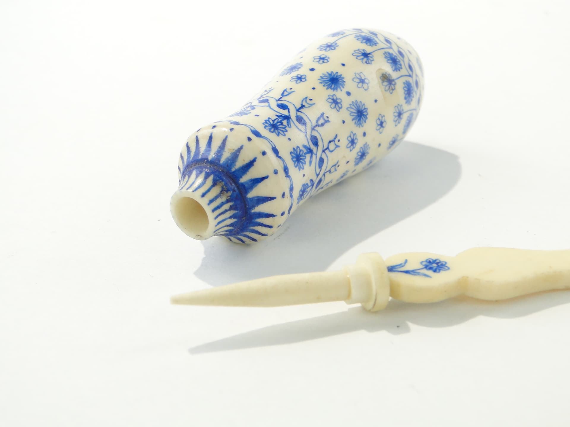 Attar Perfume Bottle, beige, bone, Persia/India, 1920s - 350013