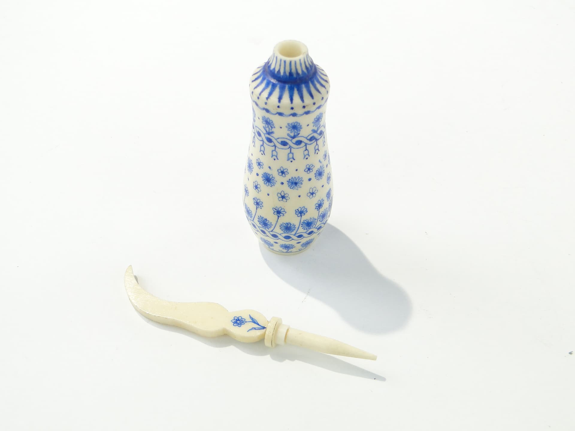 Attar Perfume Bottle, beige, bone, Persia/India, 1920s - 350021