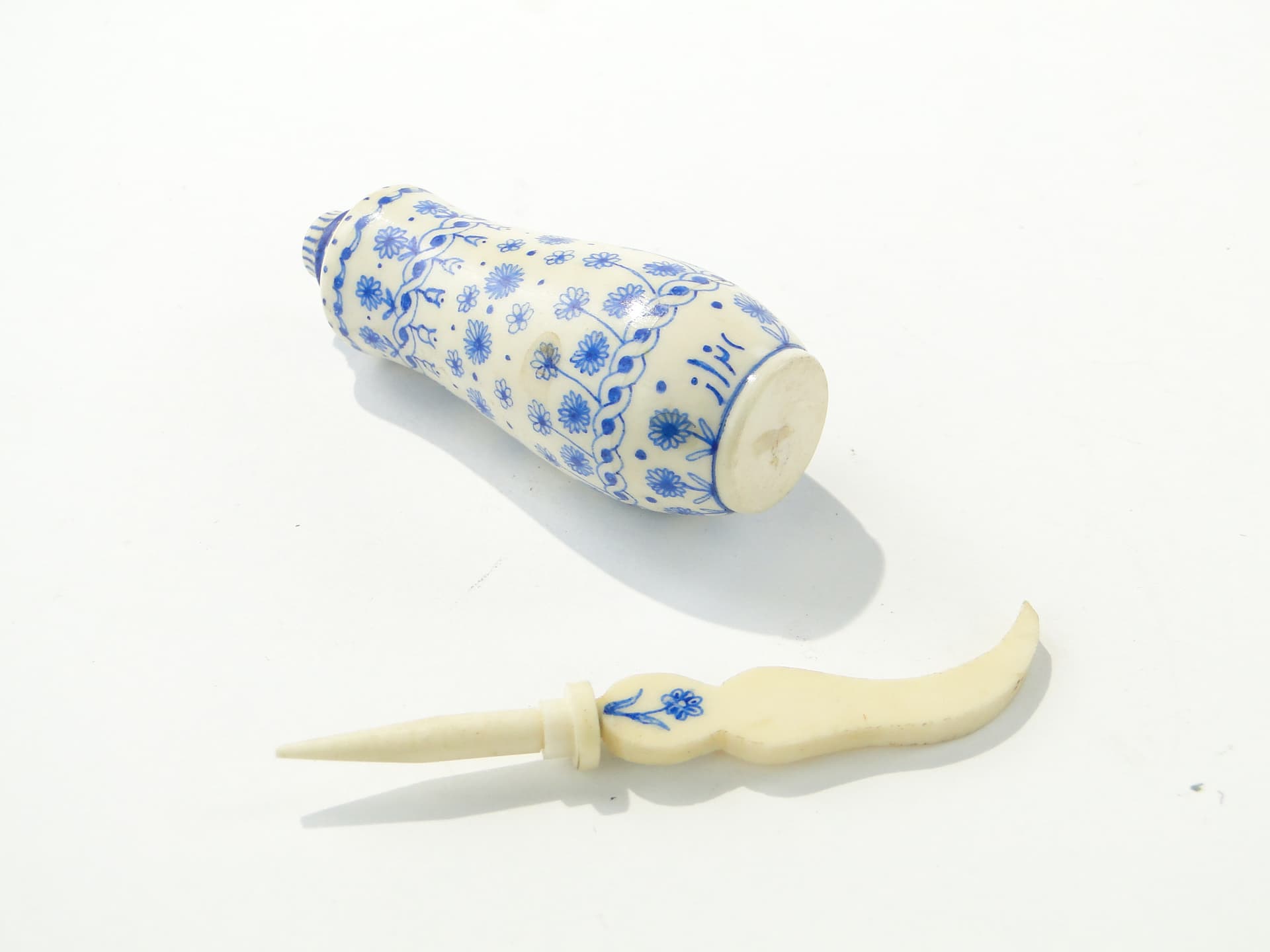 Attar Perfume Bottle, beige, bone, Persia/India, 1920s - 350014
