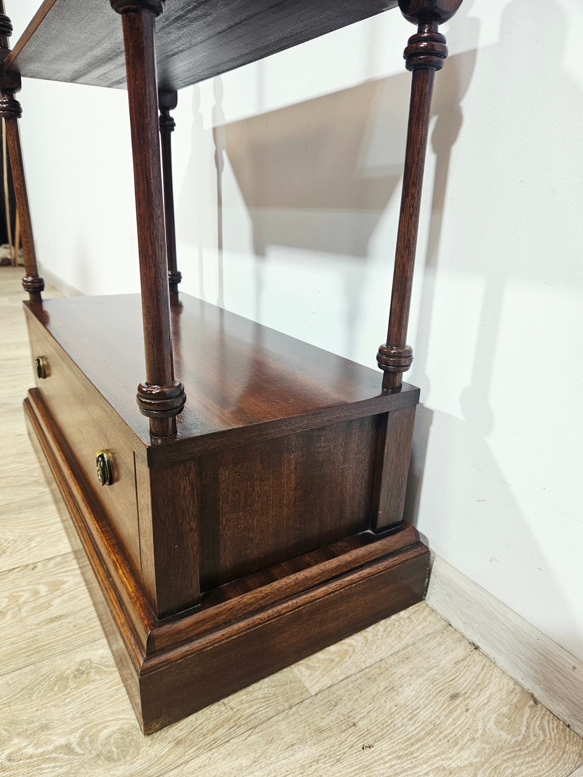 Classic étagère, England 1960s, mahogany brown or walnut brown - 350109