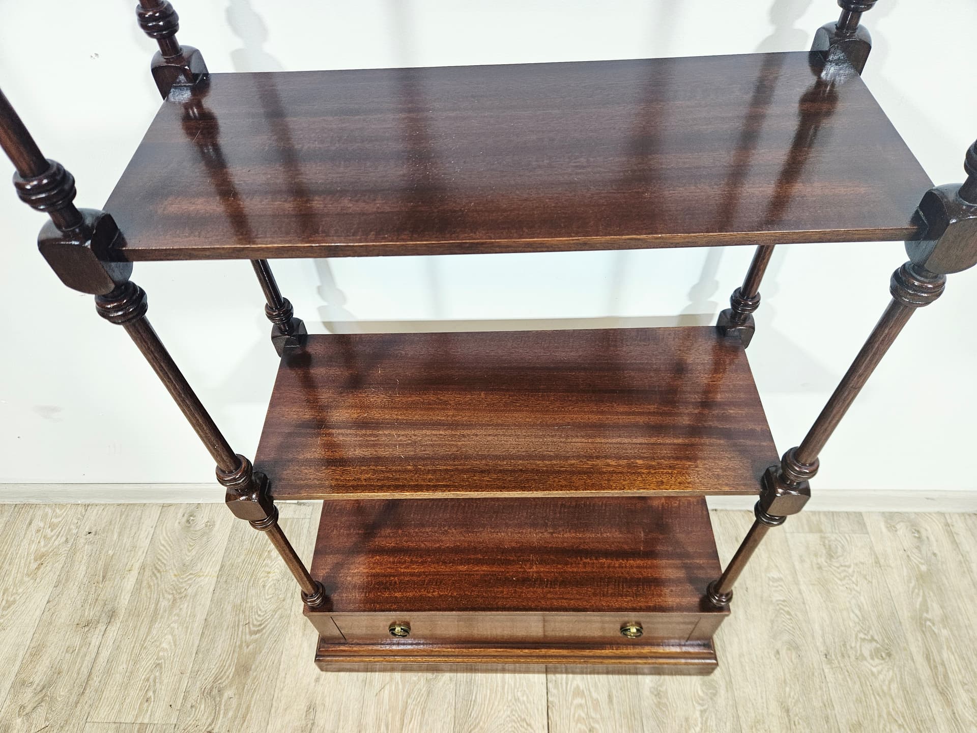 Classic étagère, England 1960s, mahogany brown or walnut brown - 350105