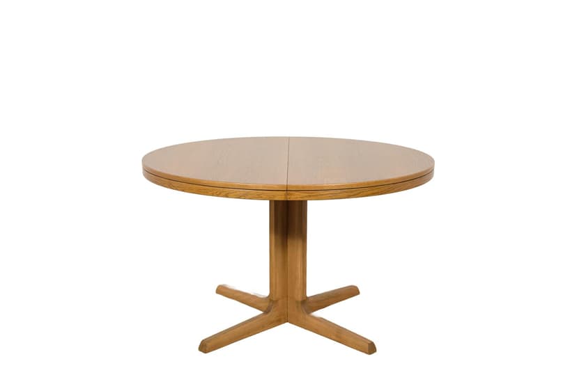Round Extendable Table, brown oak, Farstrup Møbler, Denmark, 1970s.