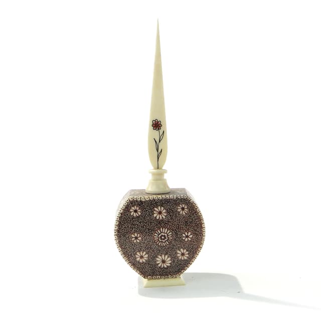 Perfume Bottle Attar, beige brown, bone henna, India, early 20th c. - DIMENSION