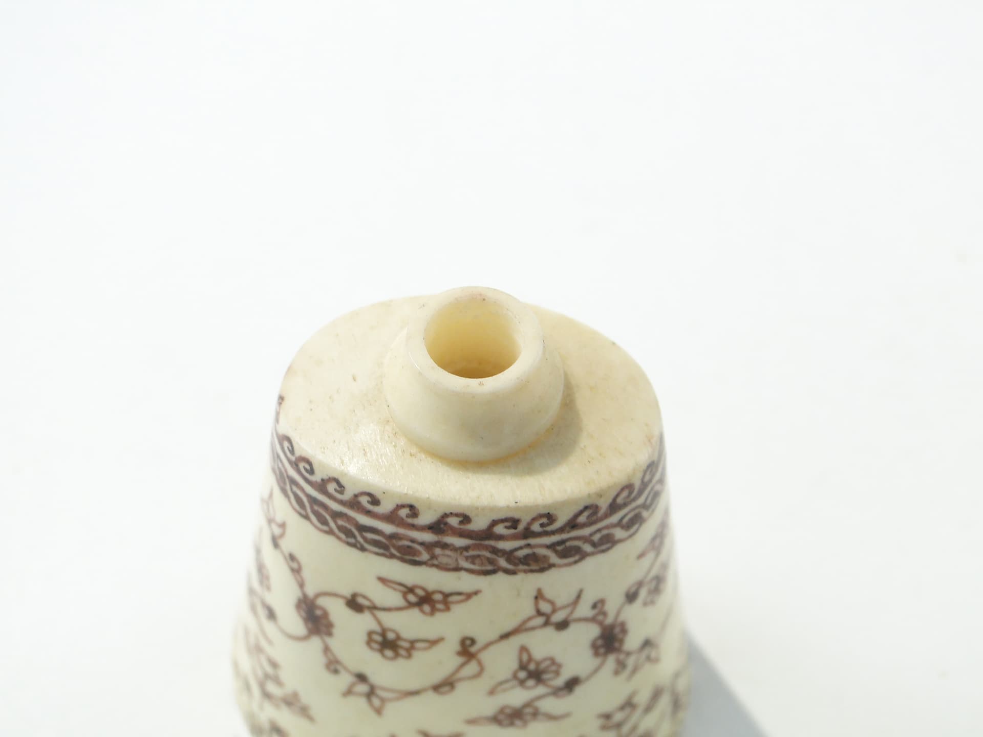Perfume bottle Attar, beige brown, bone henna, Persia/India, early 20th century - 350220