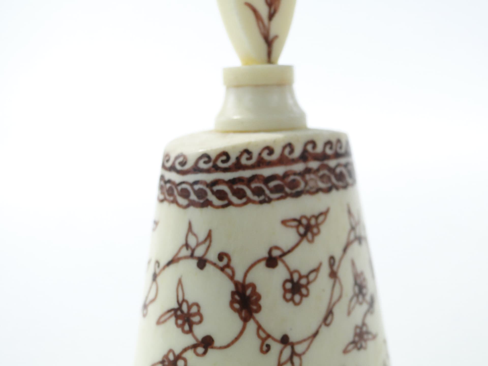 Perfume bottle Attar, beige brown, bone henna, Persia/India, early 20th century - 350228
