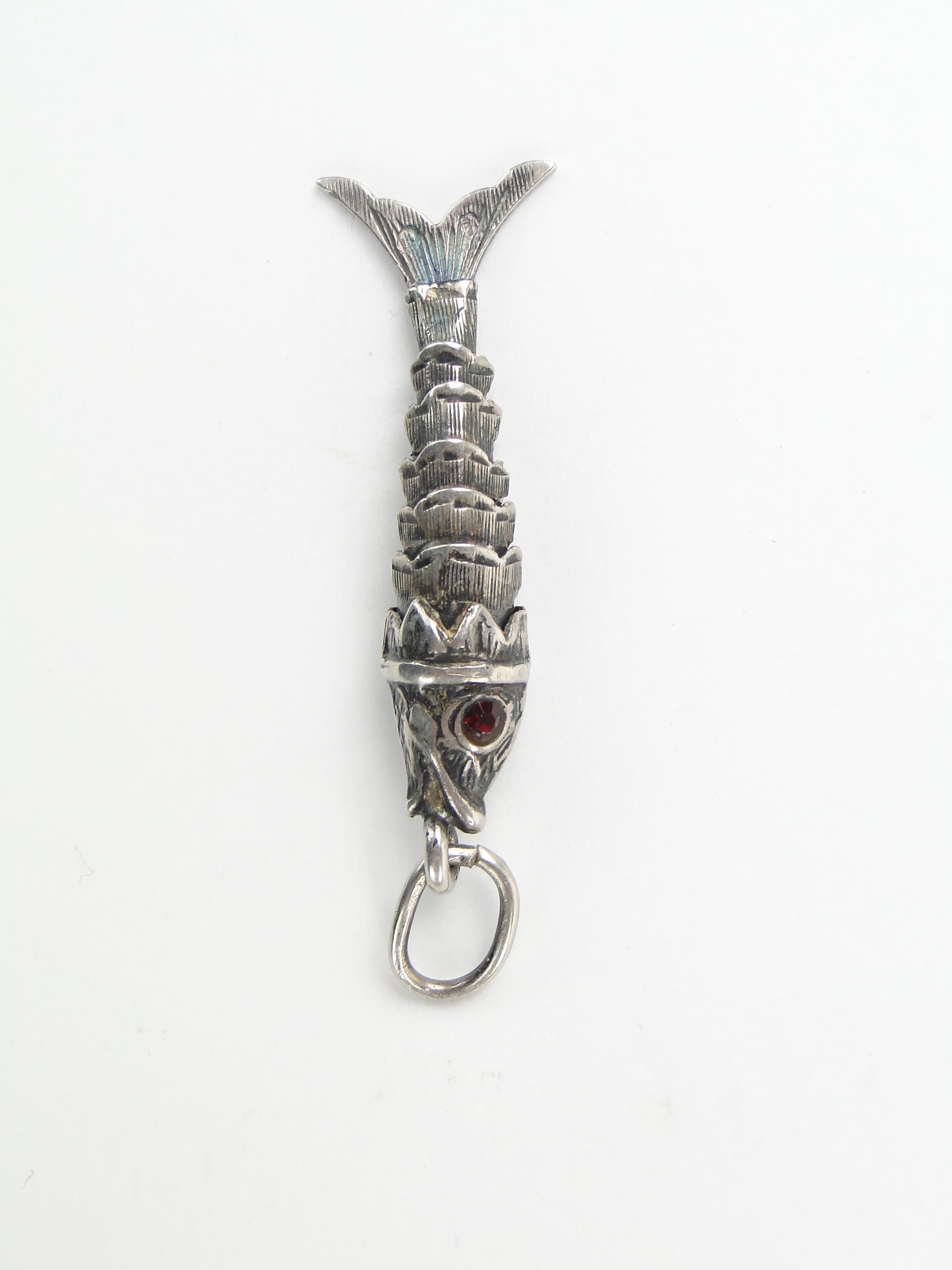 Segmental fish pendant, silver, red ruby, Europe, early 20th century - 350277