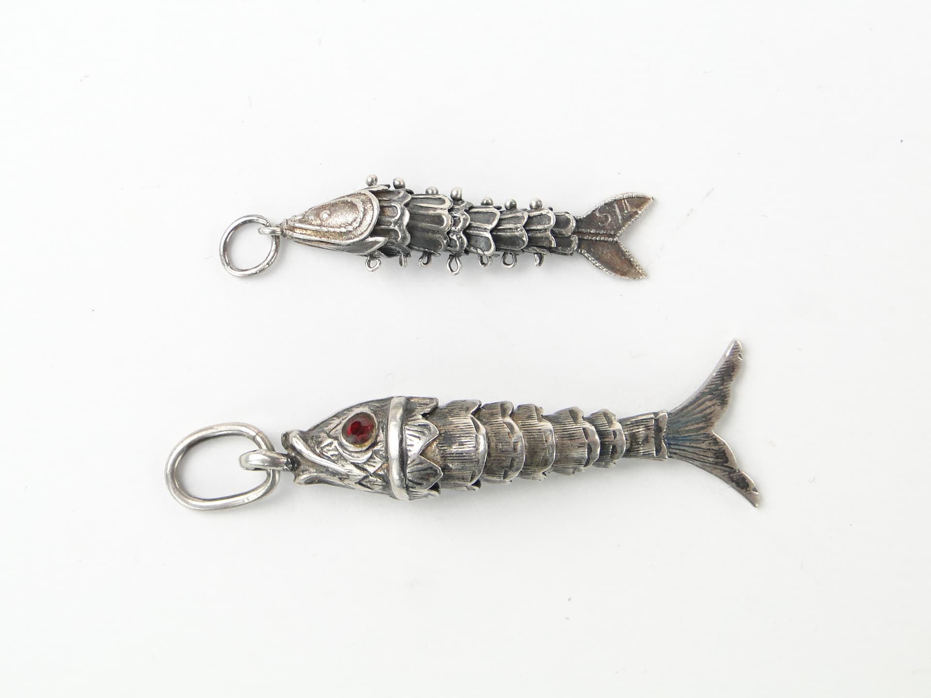 Segmental fish pendant, silver, red ruby, Europe, early 20th century - 350269