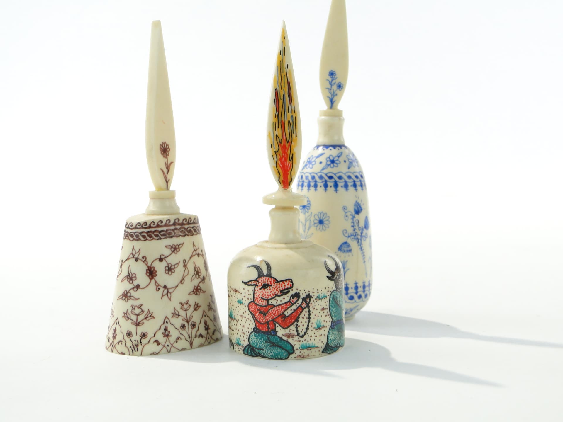 Attar Perfume Bottle, polychrome bone, India, early 20th c. - 350283