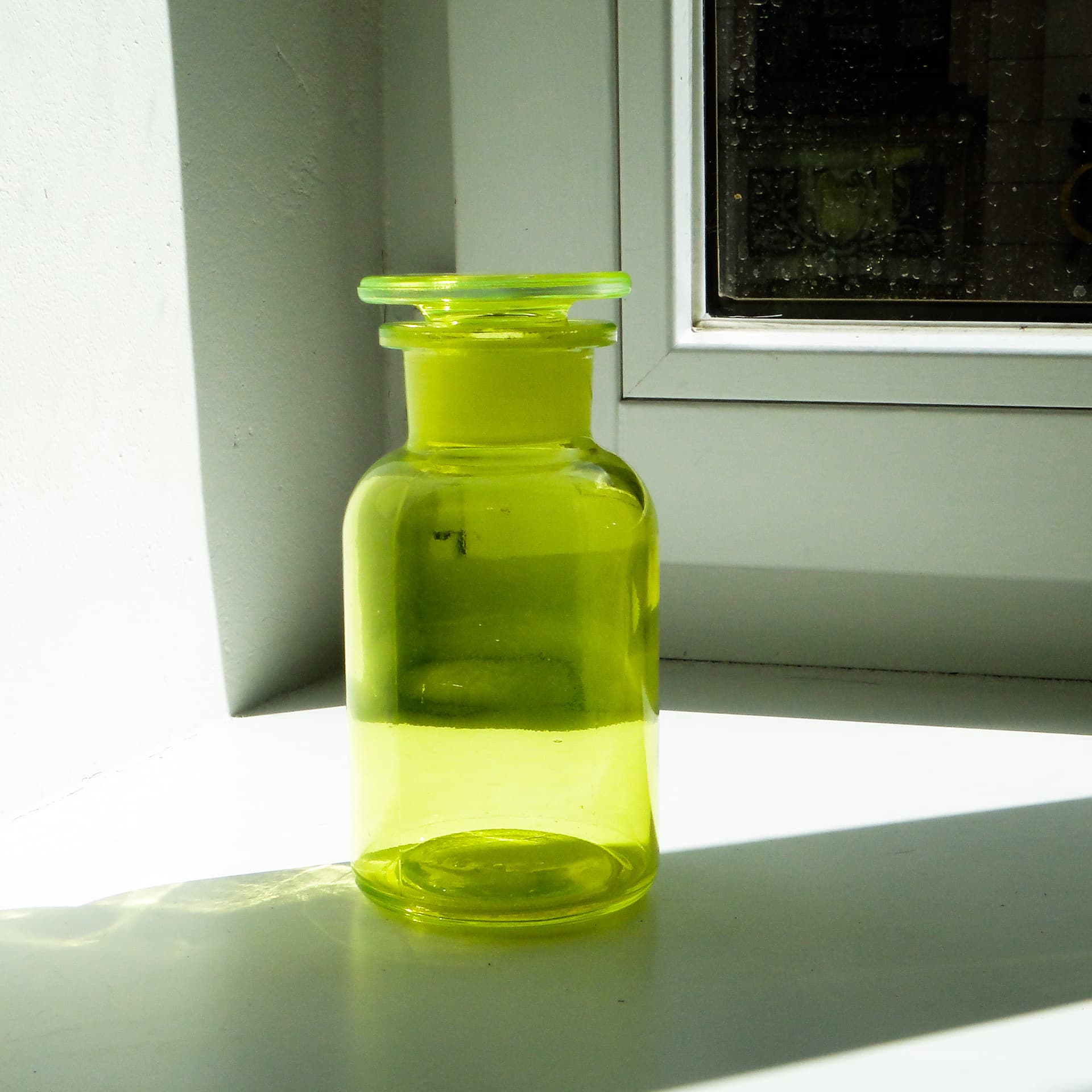 Apothecary bottle, uranium glass green-yellow, Czechoslovakia, 1920s - 350402