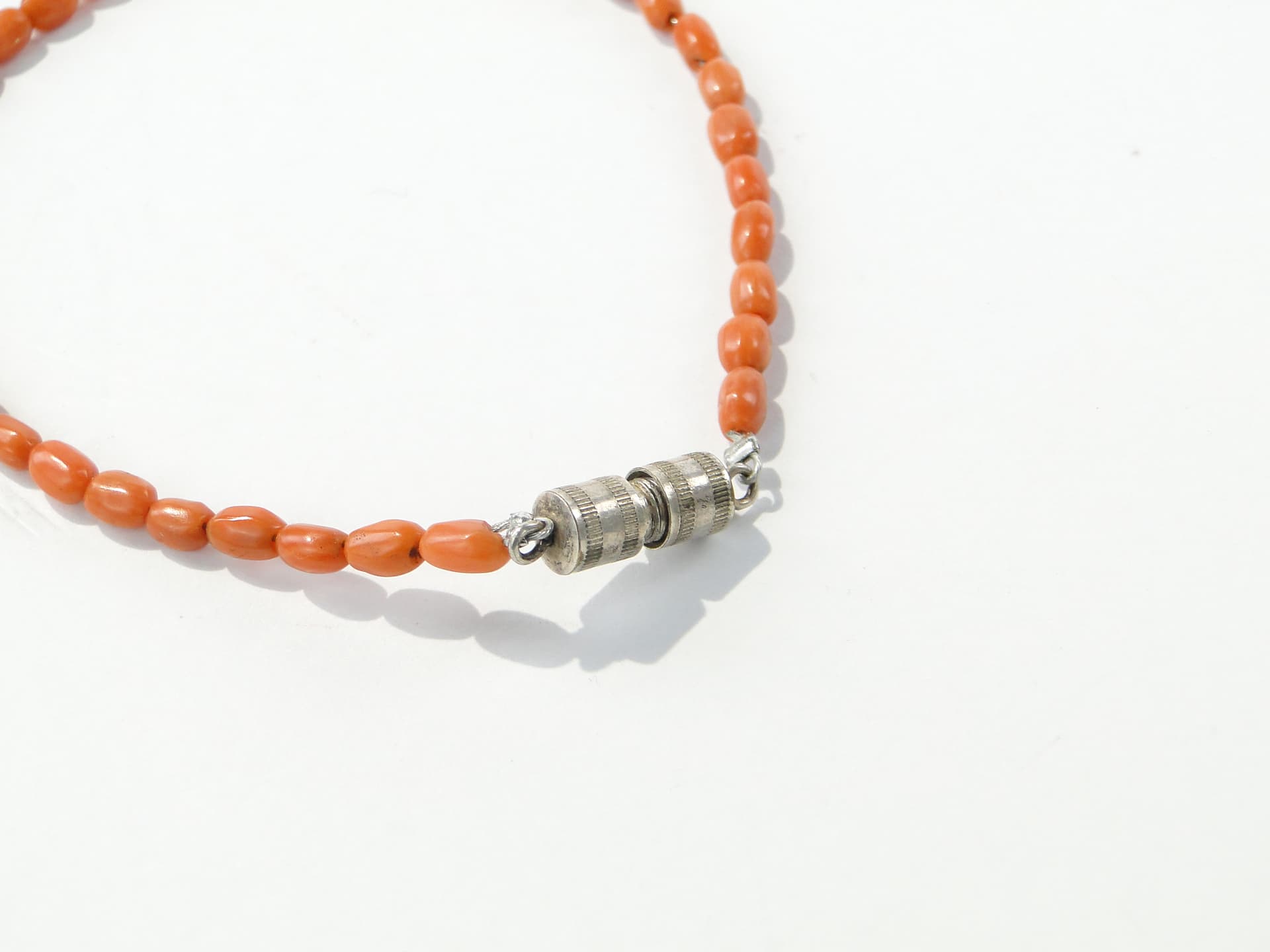 Bracelet, red natural coral, silver metal, vintage, 1950s - 350591