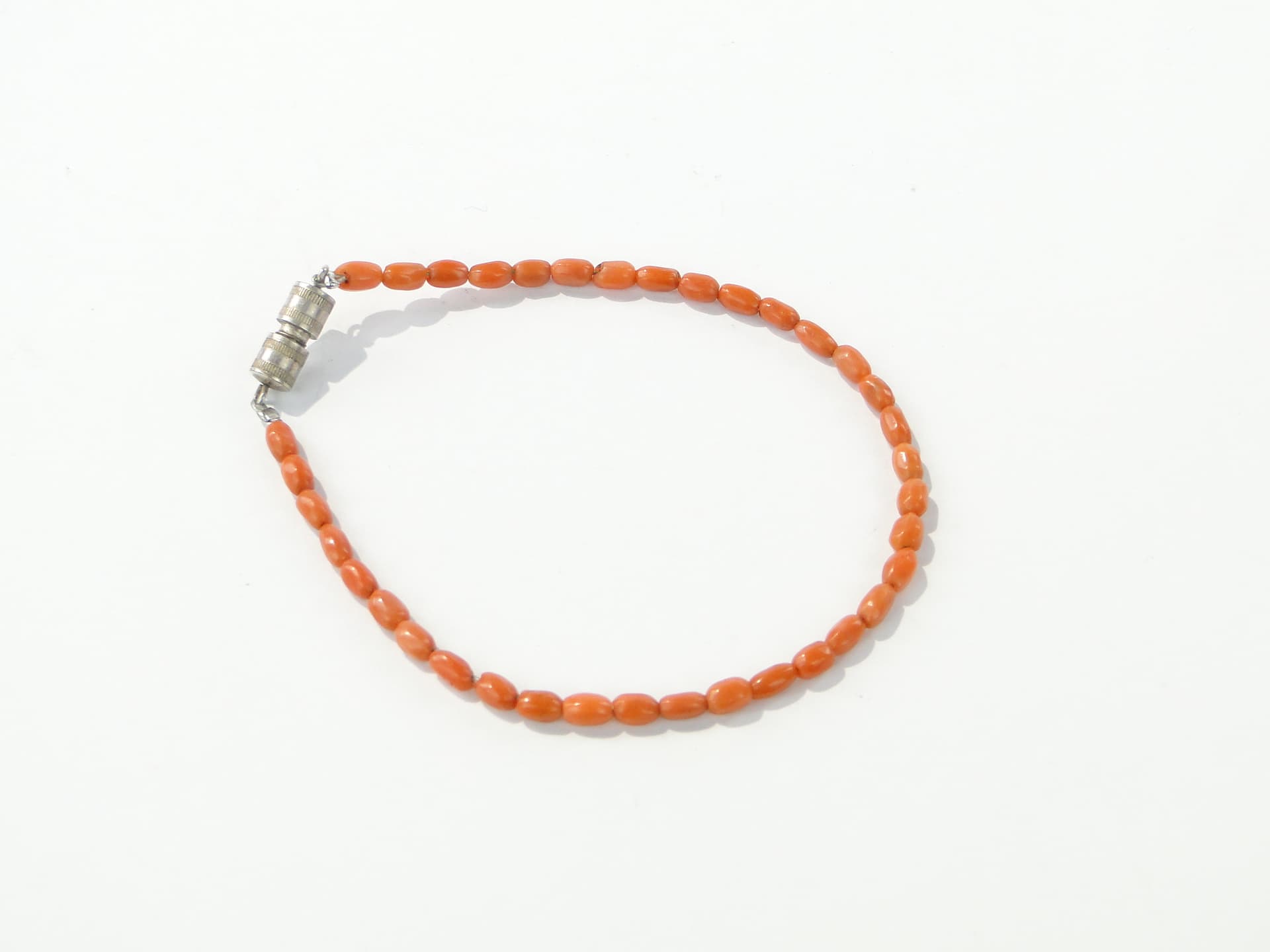 Bracelet, red natural coral, silver metal, vintage, 1950s - 350590