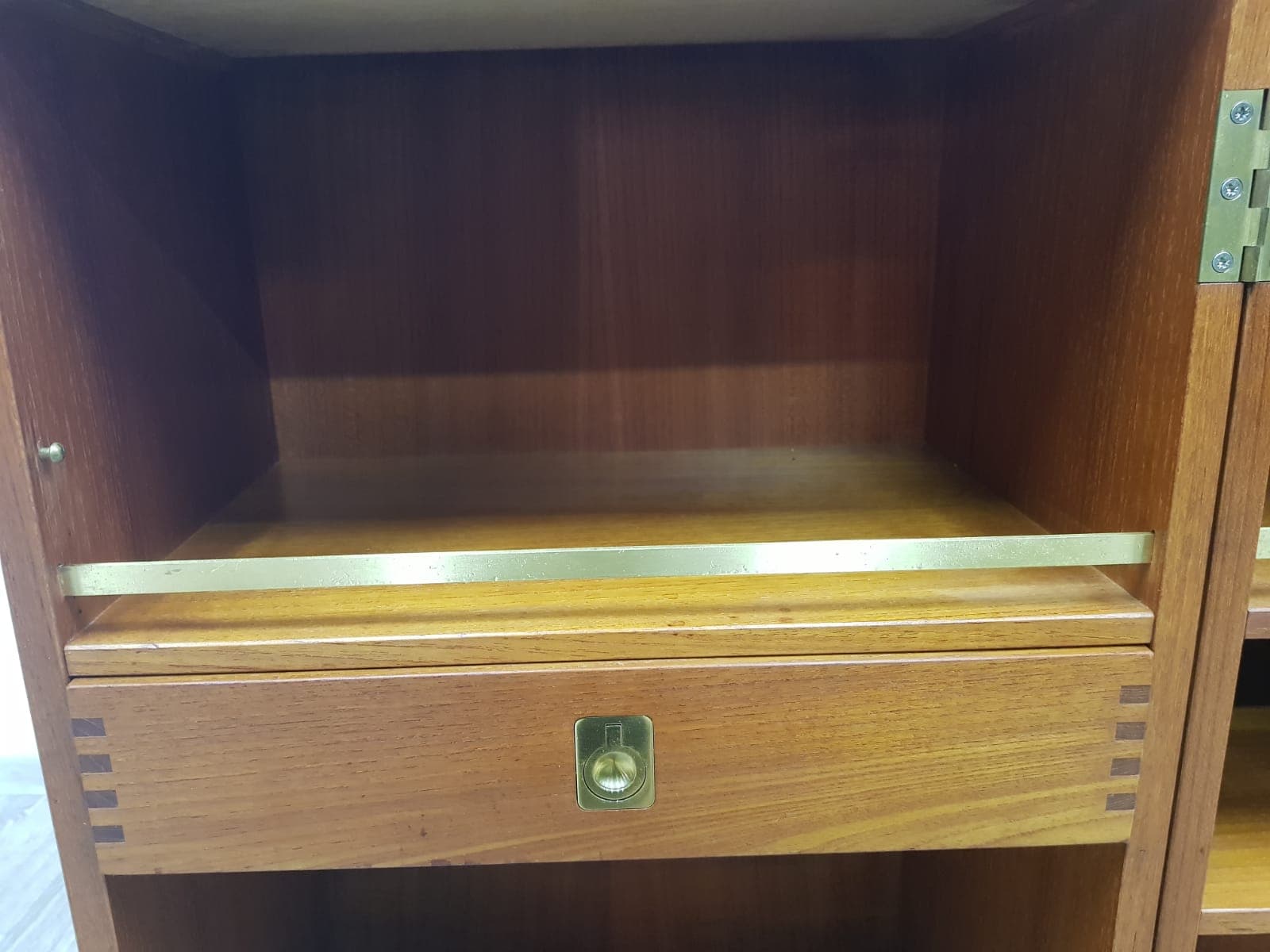 Bar cabinet Reno Wahl Iversen, teak brown, Dyrlund - 350615